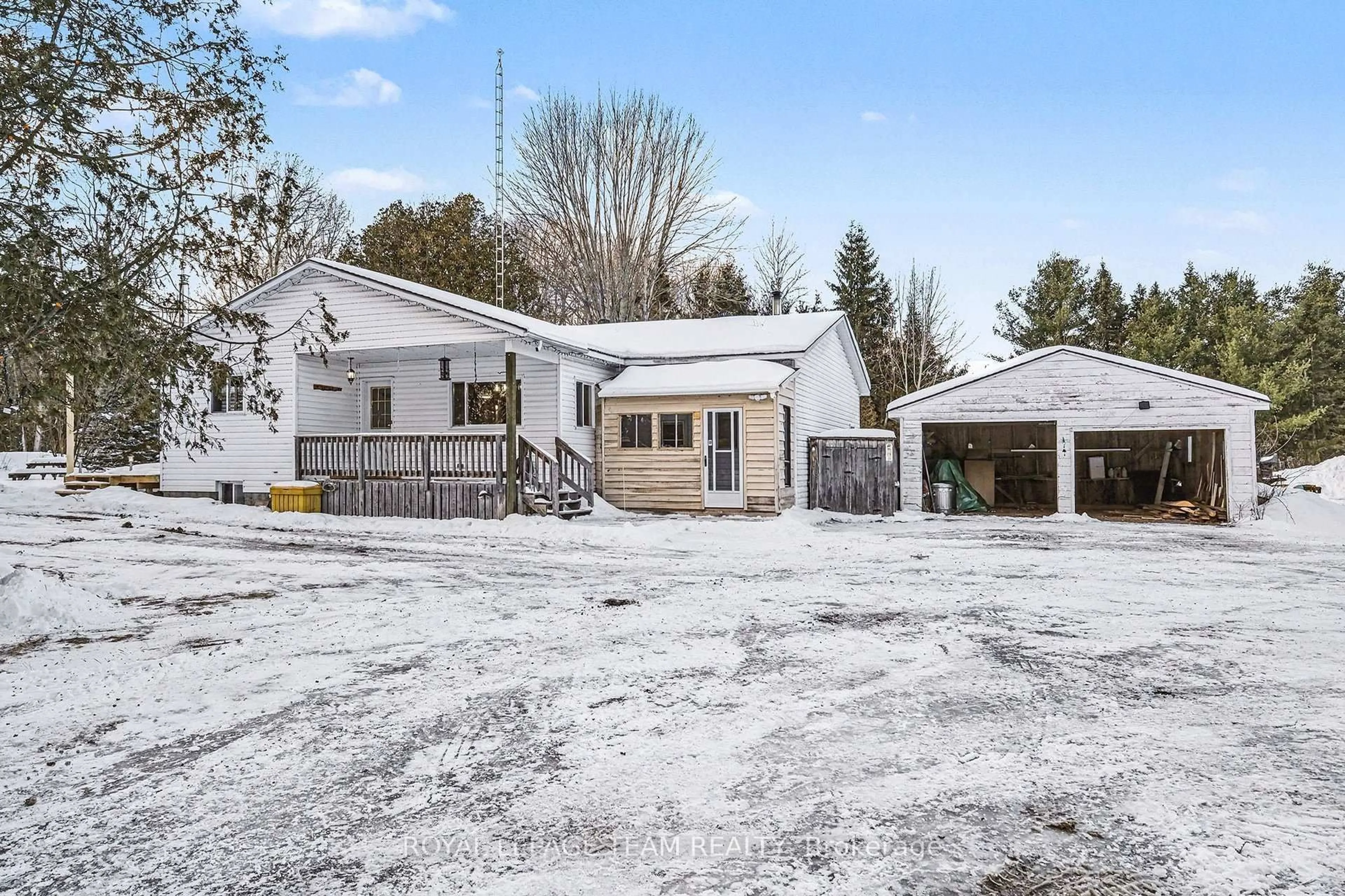 A pic from outside/outdoor area/front of a property/back of a property/a pic from drone, unknown for 5725 County 18 Rd, Augusta Ontario K0E 1X0