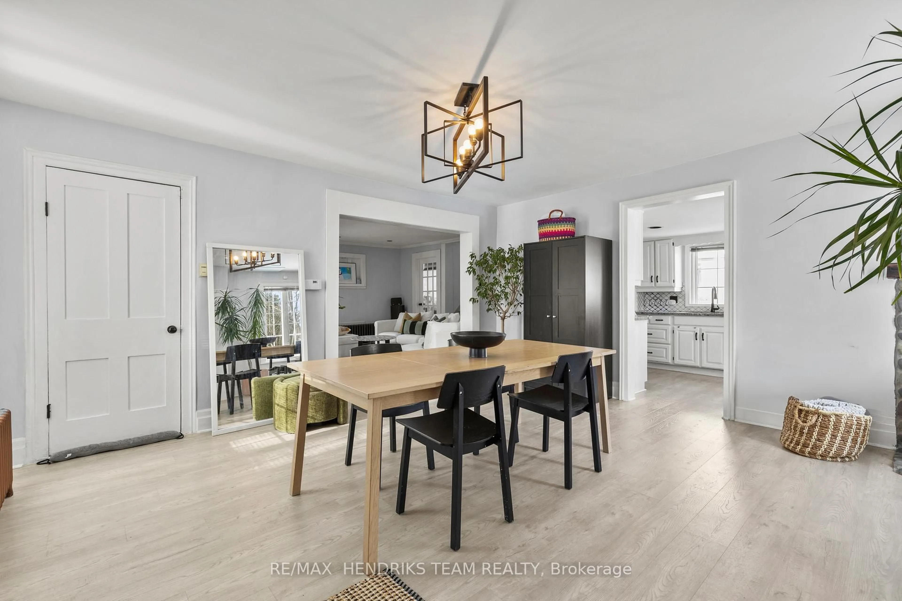 Open concept kitchen, unknown for 60 West St, Thorold Ontario L2V 2S5