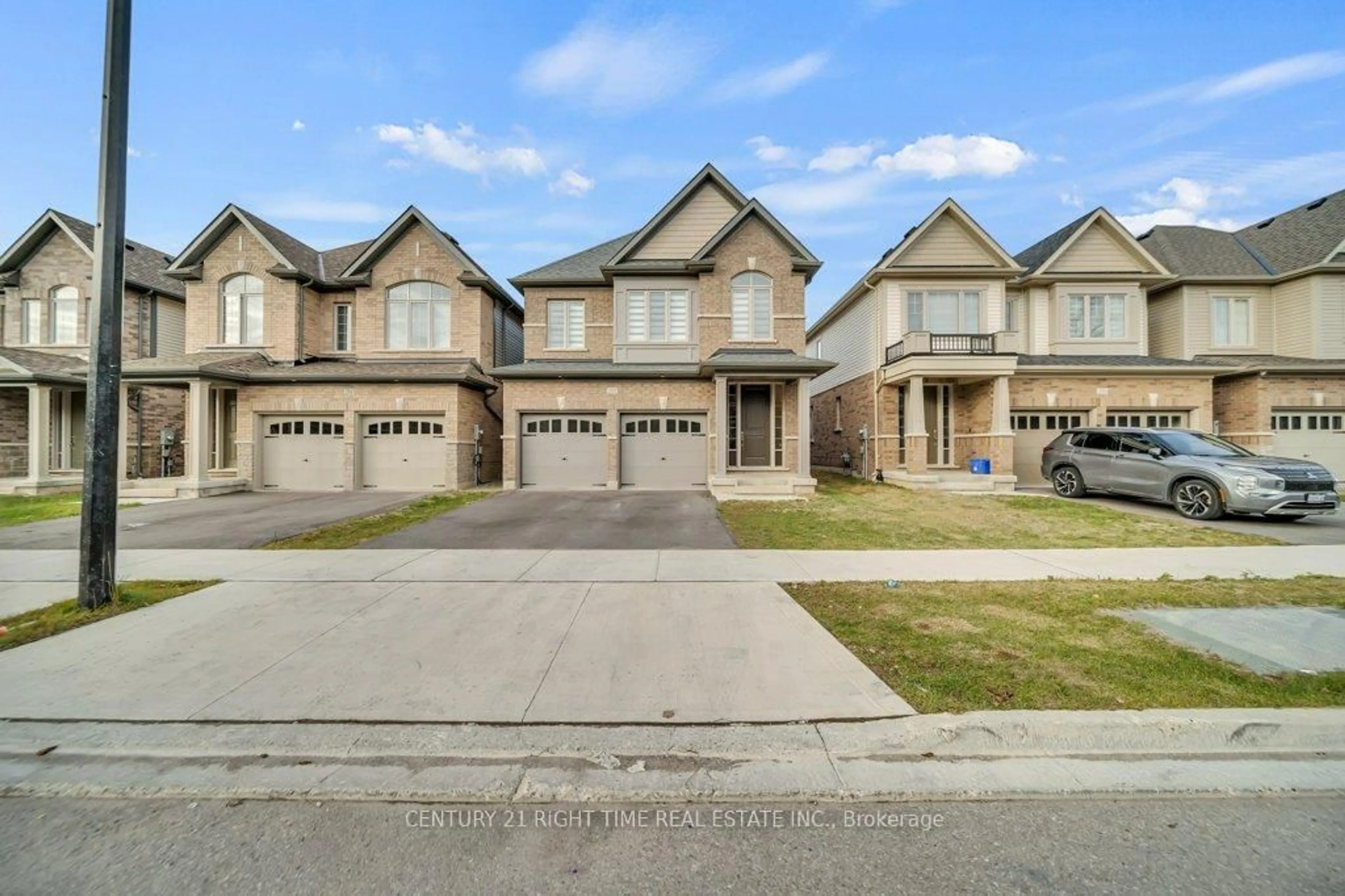 Home with brick exterior material, street for 285 BROADACRE Dr, Kitchener Ontario N2R 0S6