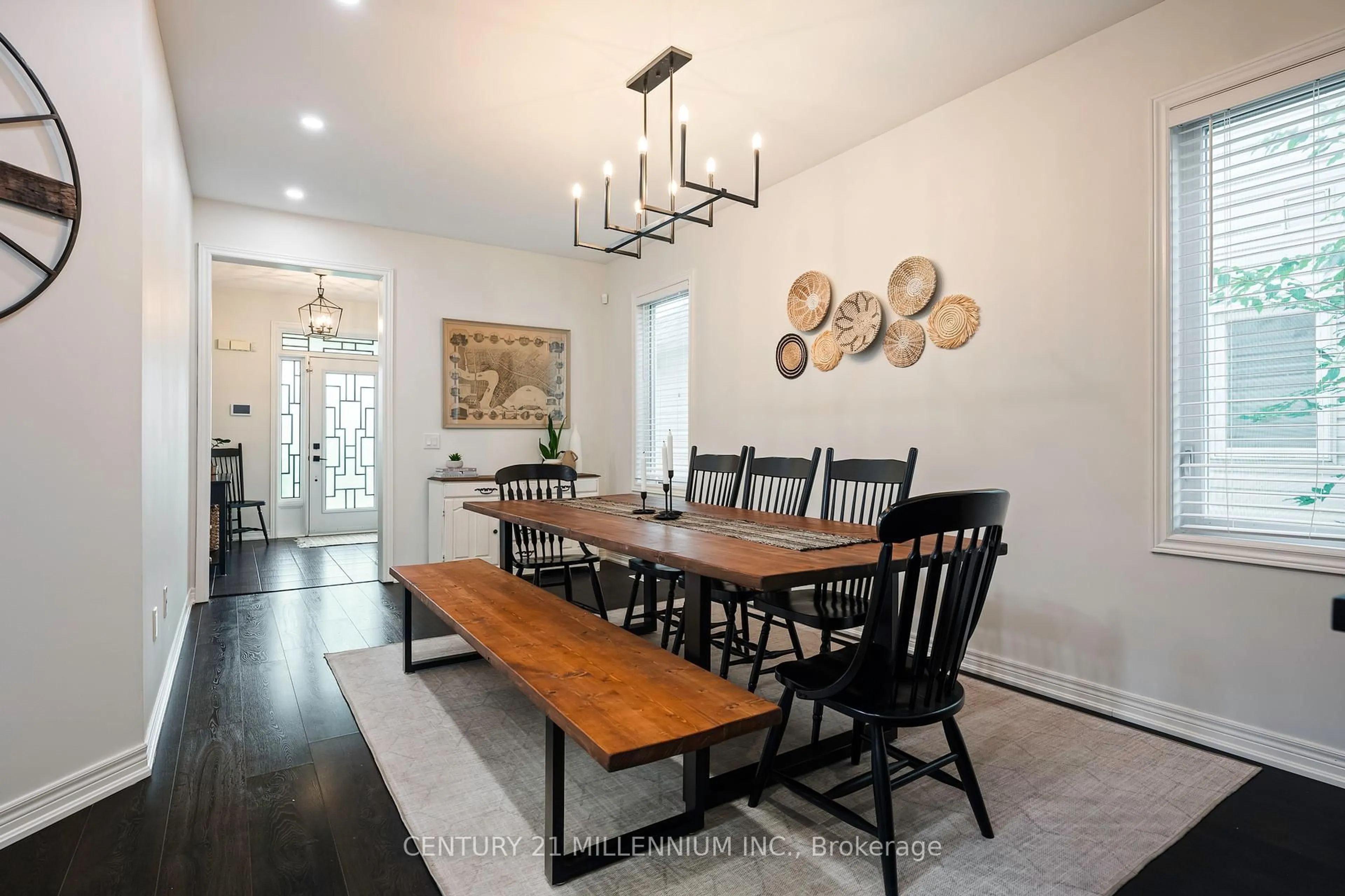 Dining room, wood/laminate floor for 521 Brett St, Shelburne Ontario L9V 3V5