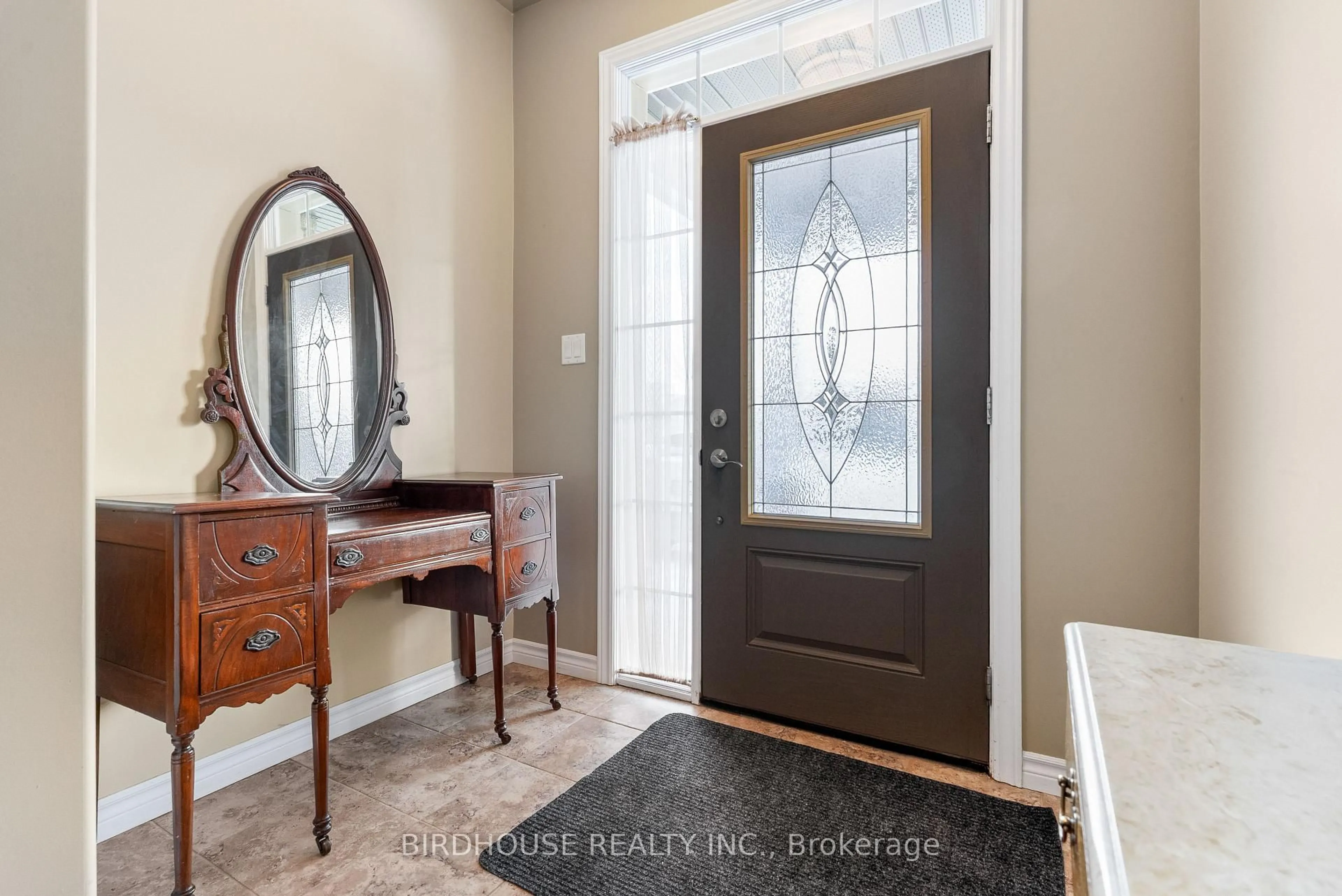 Indoor entryway for 78 Chadwin Dr, Kawartha Lakes Ontario K9V 0E9