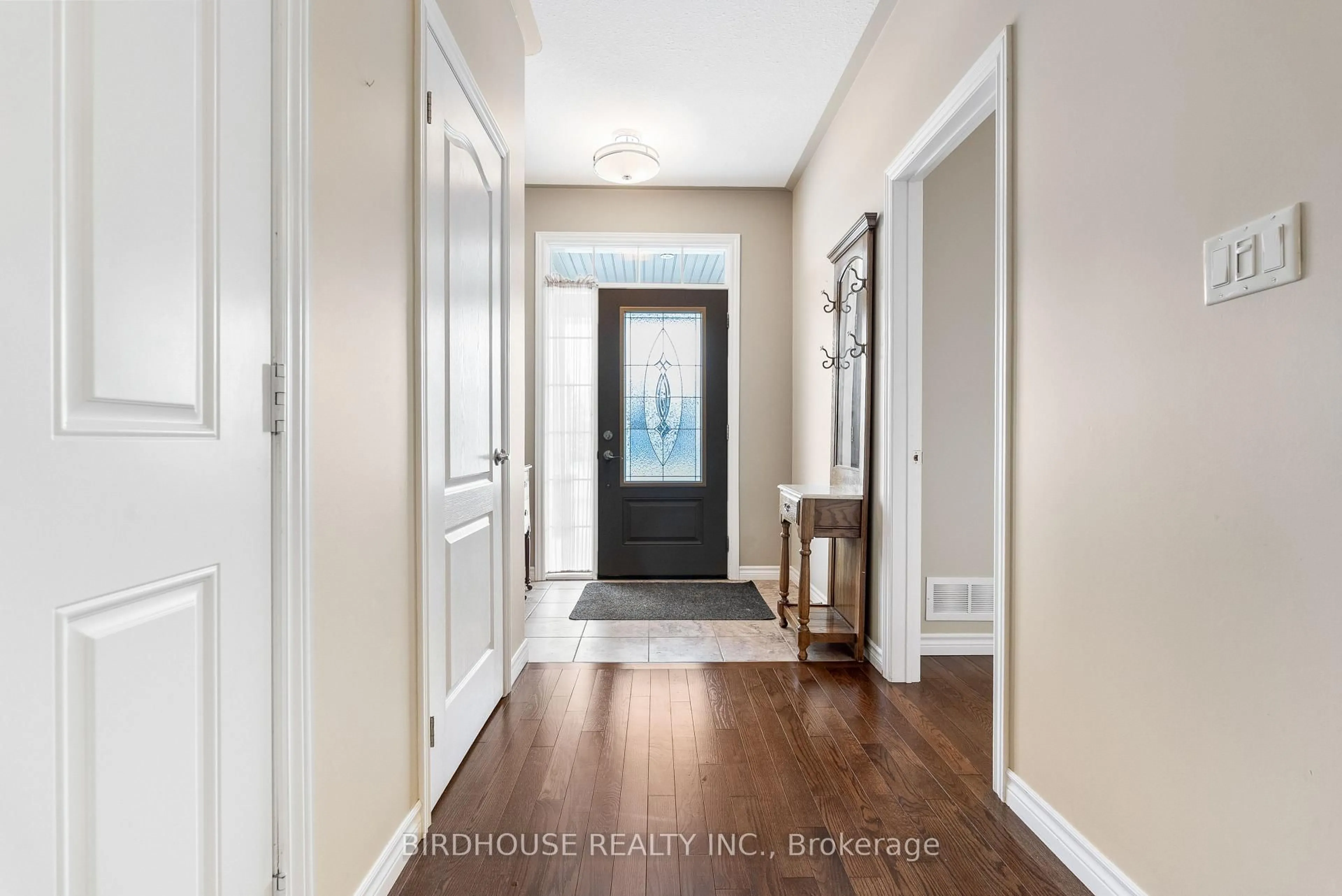 Indoor entryway for 78 Chadwin Dr, Kawartha Lakes Ontario K9V 0E9