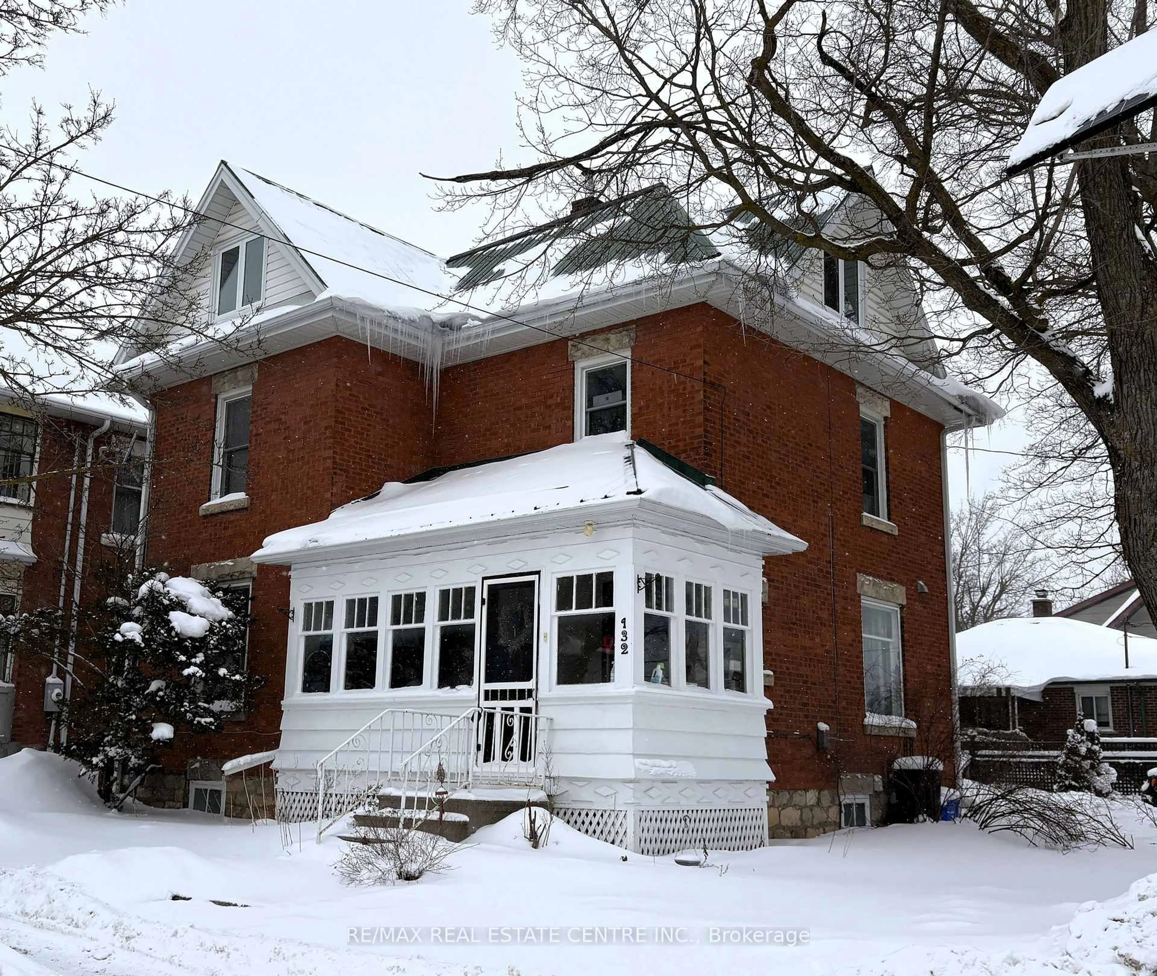 Home with brick exterior material, building for 132 First Ave, Shelburne Ontario L9V 3K1