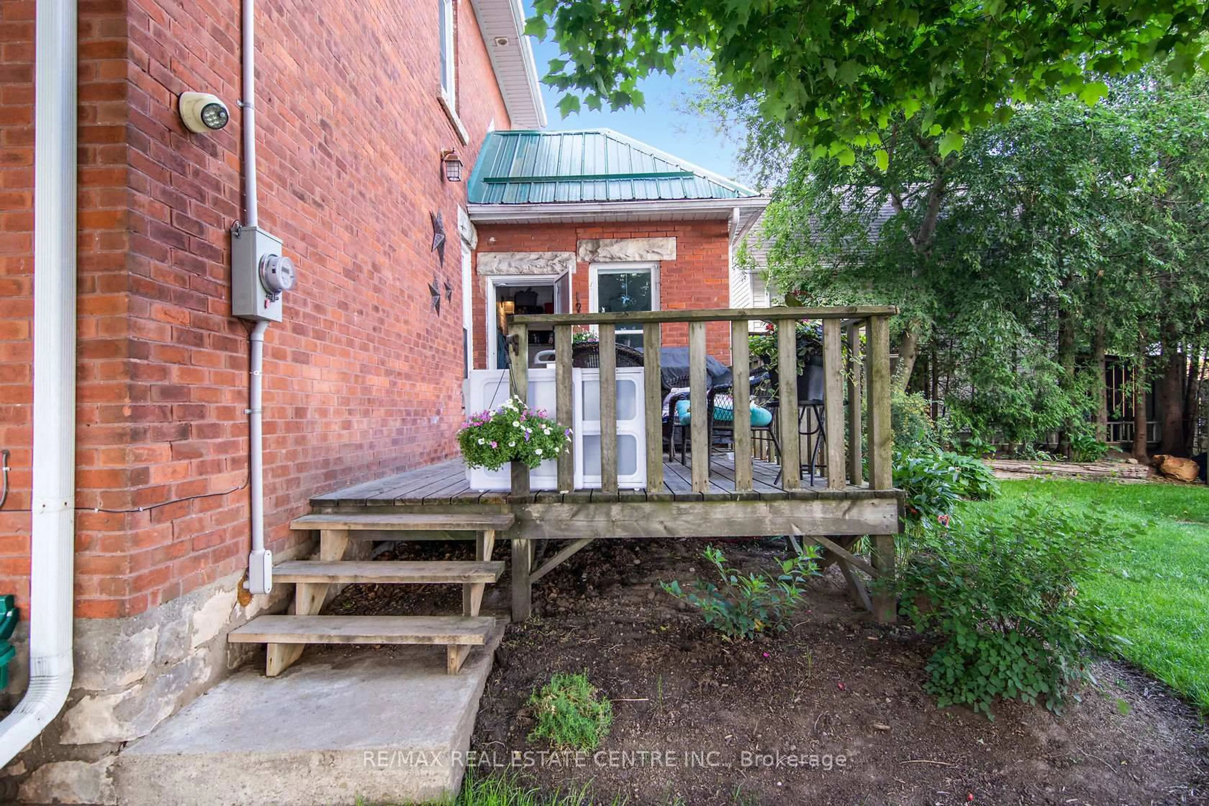 Patio, unknown for 132 First Ave, Shelburne Ontario L9V 3K1