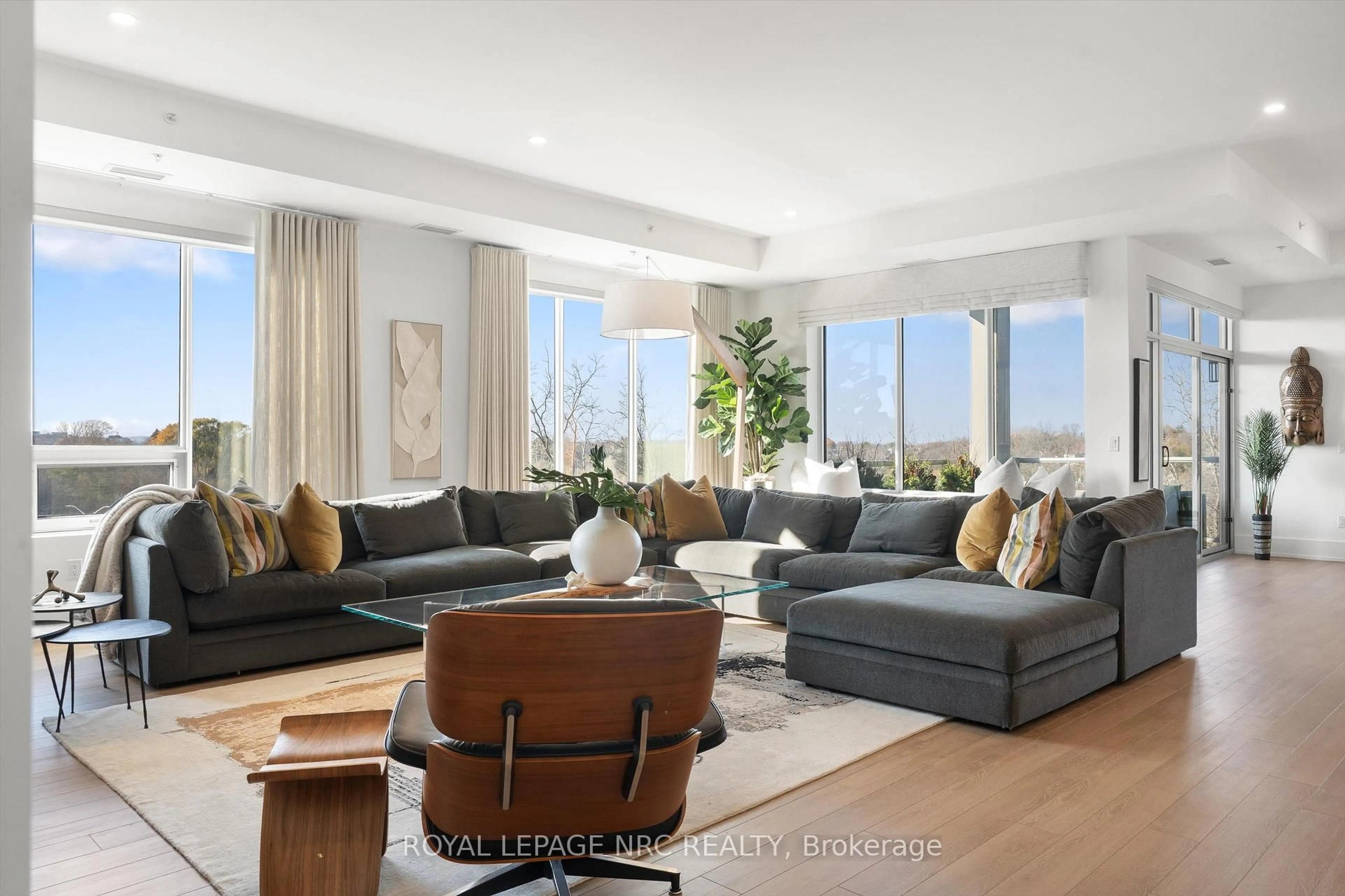 Living room with furniture, unknown for 77 Yates St #601, St. Catharines Ontario L2R 0C4