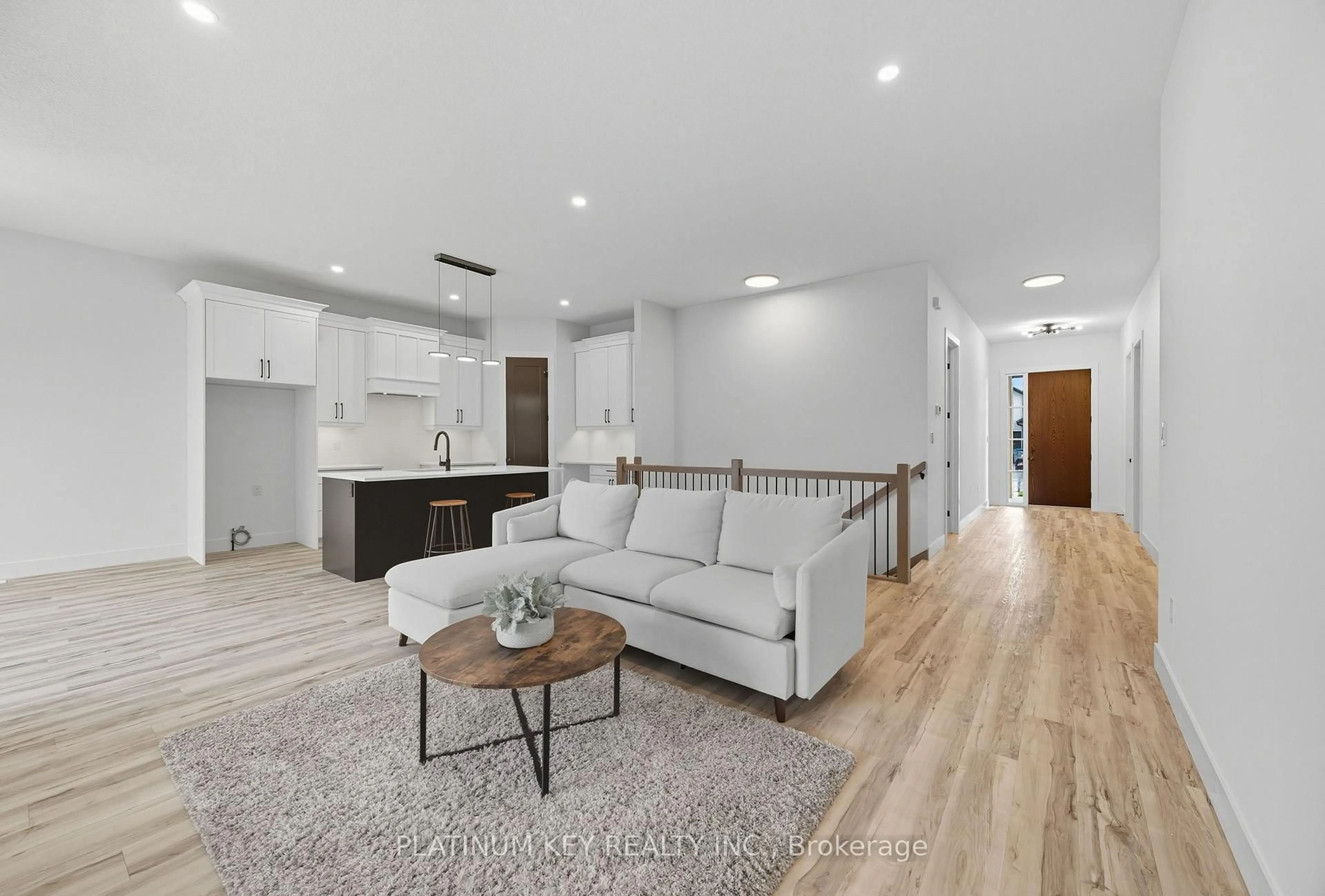 Living room with furniture, unknown for 32 BRISCOE Cres, Strathroy-Caradoc Ontario N7G 4E2