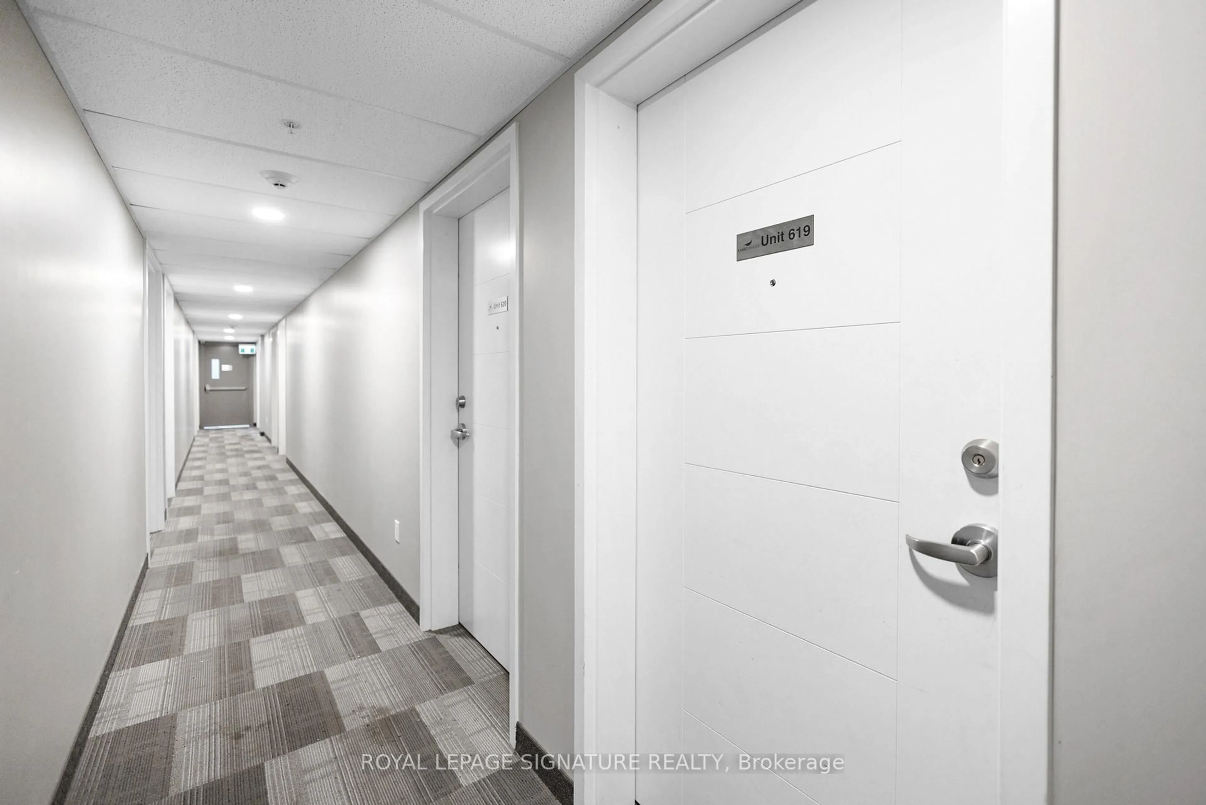 Indoor foyer for 308 Lester St #619, Waterloo Ontario N2L 3W6