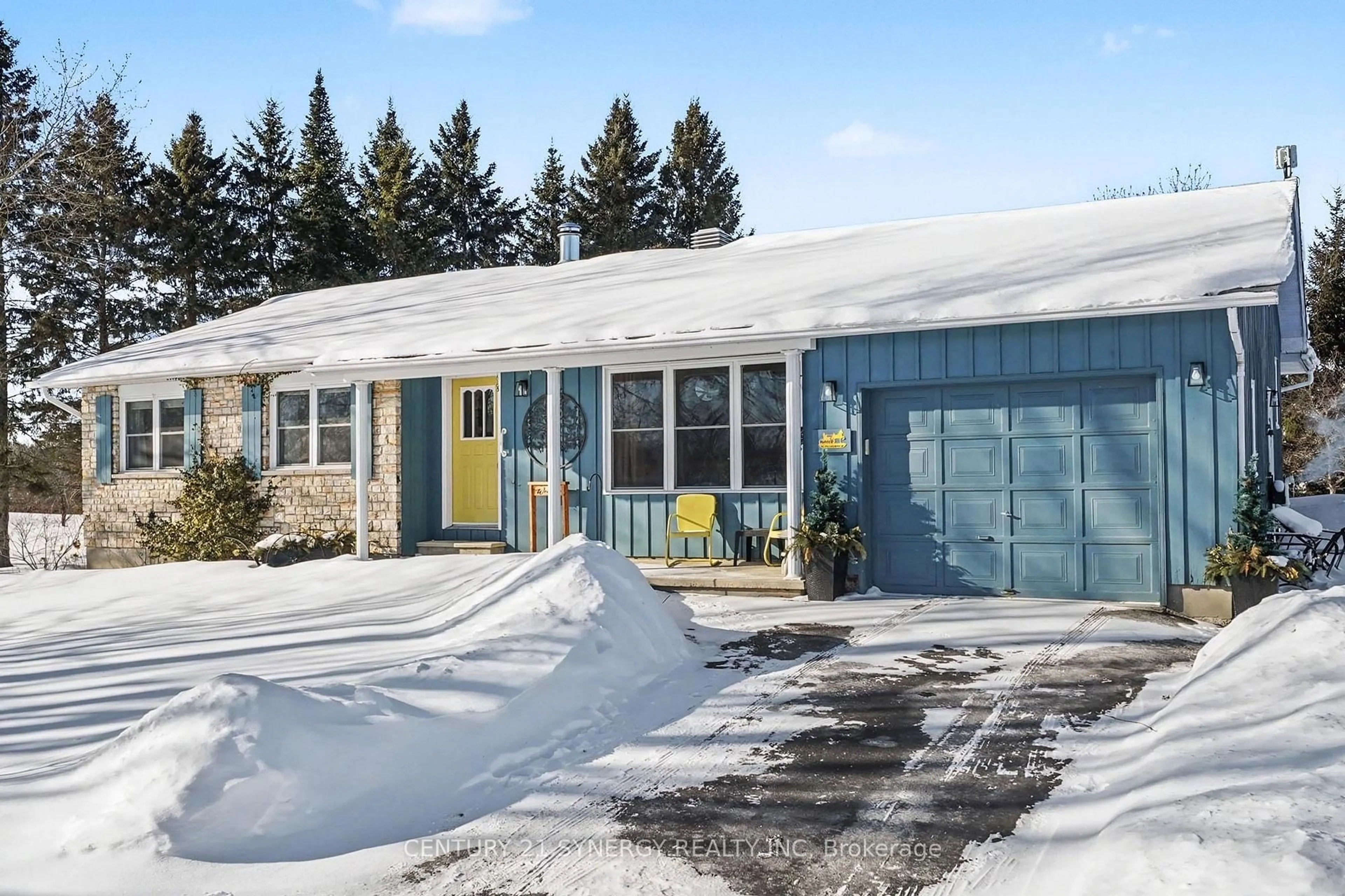 Home with vinyl exterior material, street for 1104 Drummond Concession 1 Rd, Perth Ontario K7H 3C3