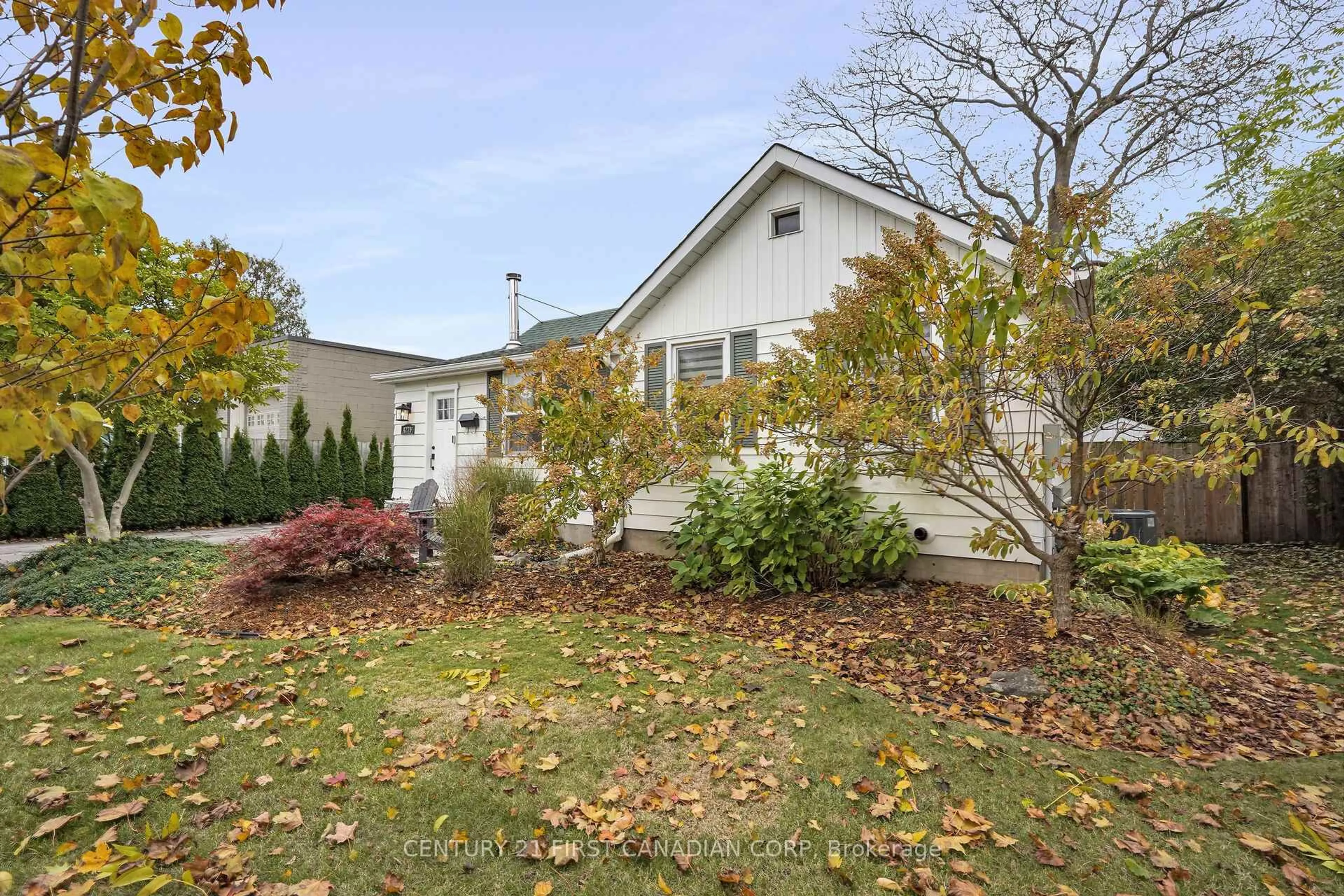 Home with vinyl exterior material, street for 4279 South Routledge Rd, London South Ontario N6P 1A3