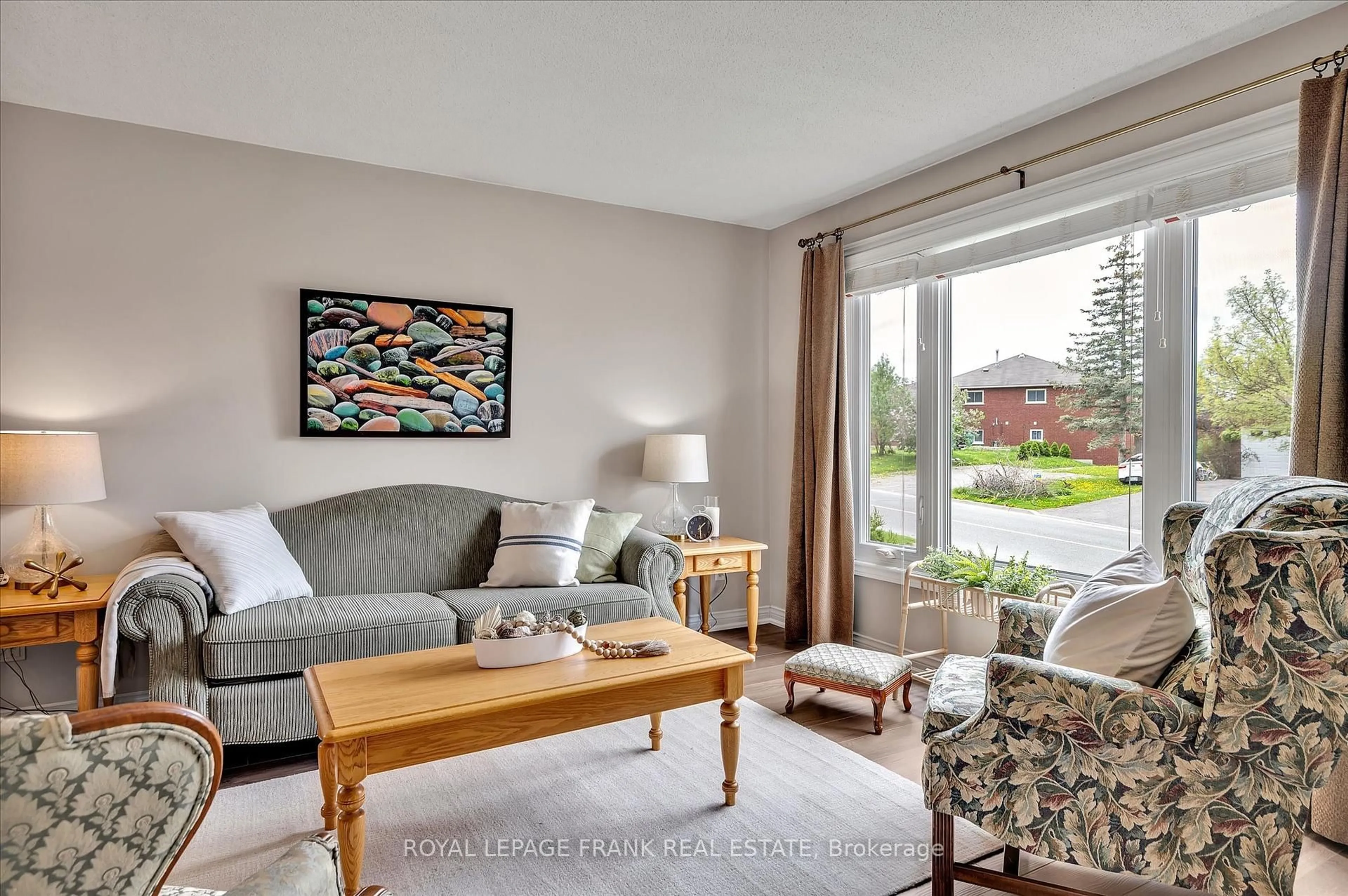 Living room with furniture, unknown for 2114 Easthill Dr, Peterborough Ontario K9L 1Y8