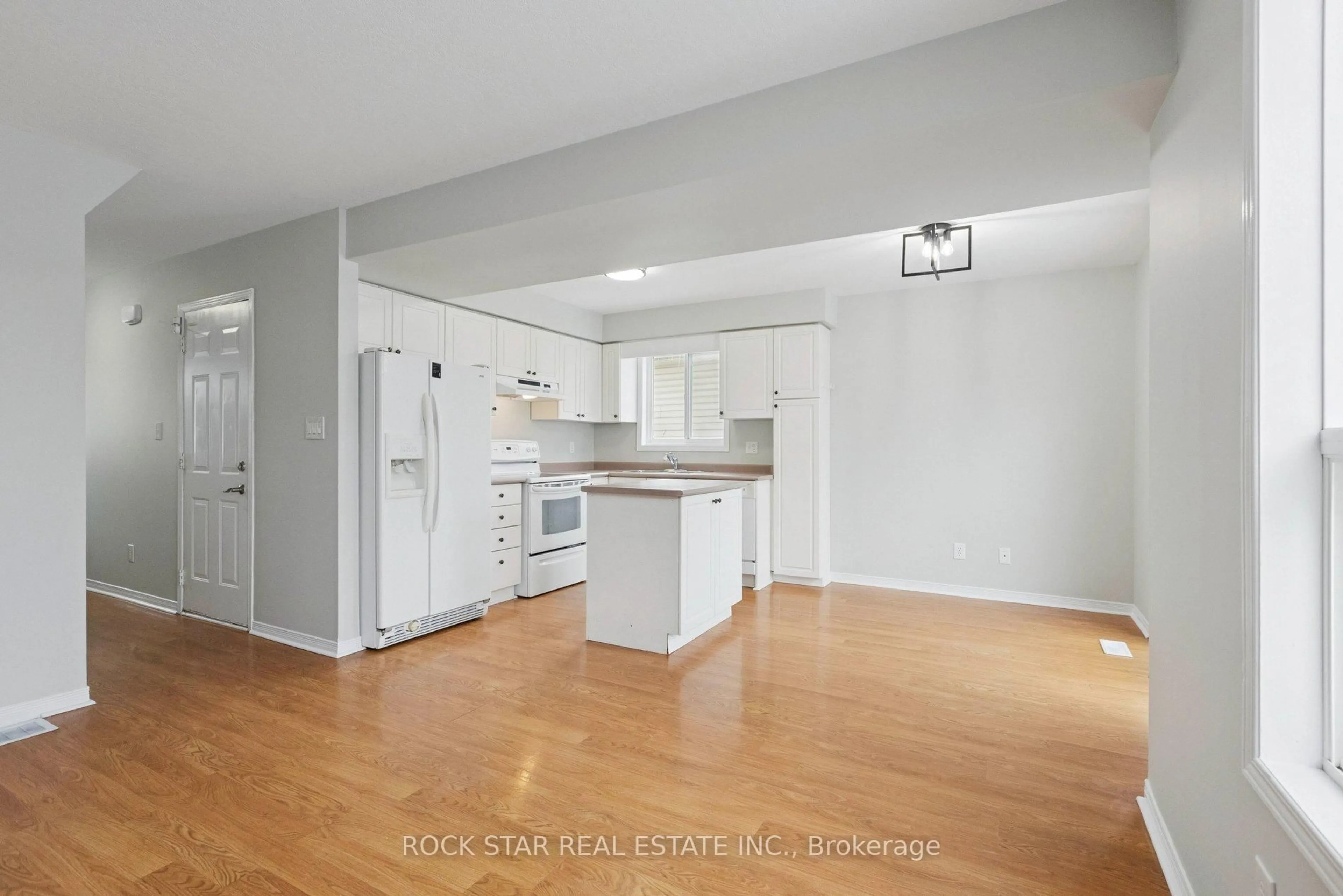 Open concept kitchen, unknown for 64 Dawn Ridge Dr, Kitchener Ontario N2N 3J5