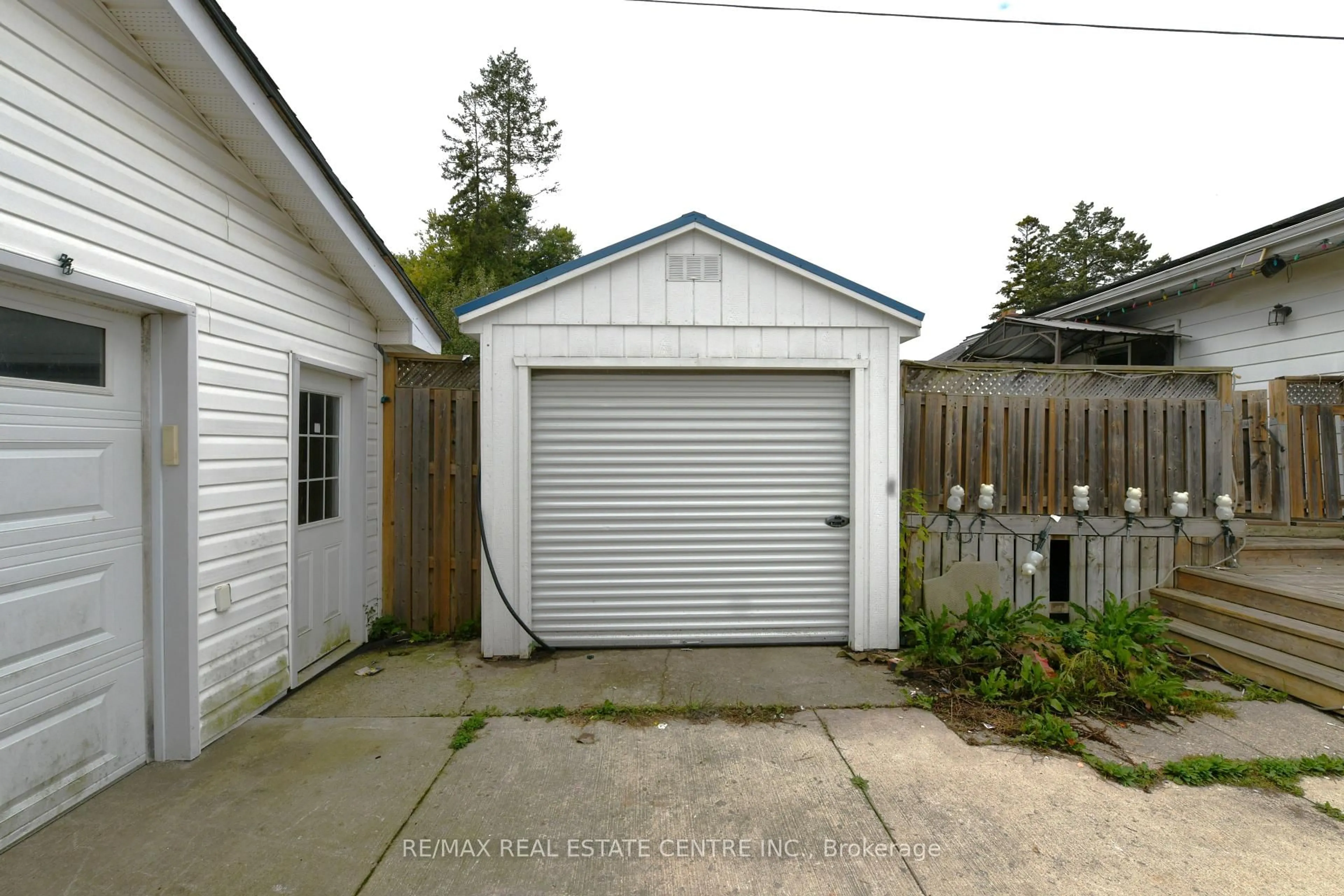 Shed for 274 WELLINGTON St, St. Thomas Ontario N5R 2S8