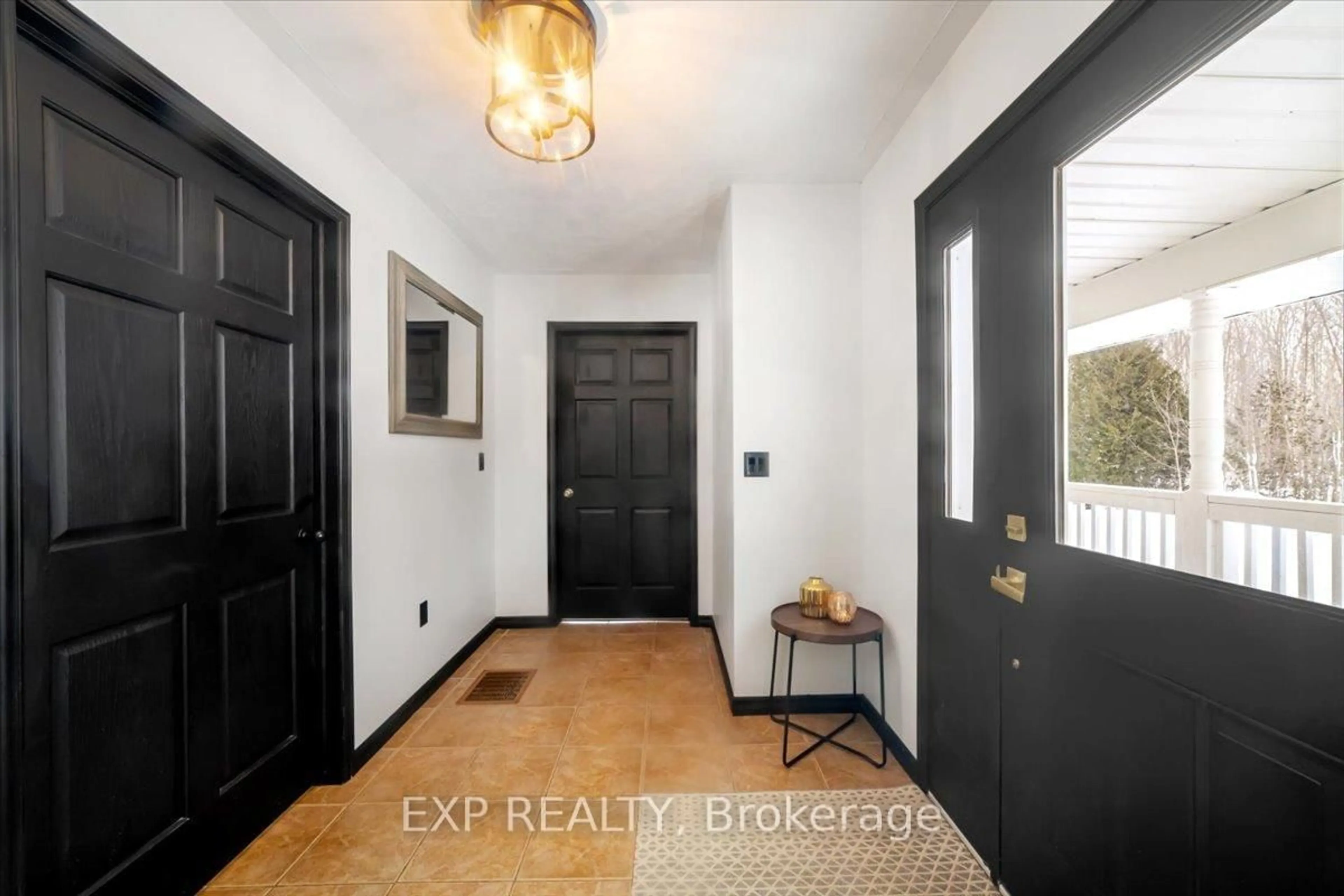 Indoor entryway for 179482 Grey Road 17 Rd, Georgian Bluffs Ontario N0H 2T0