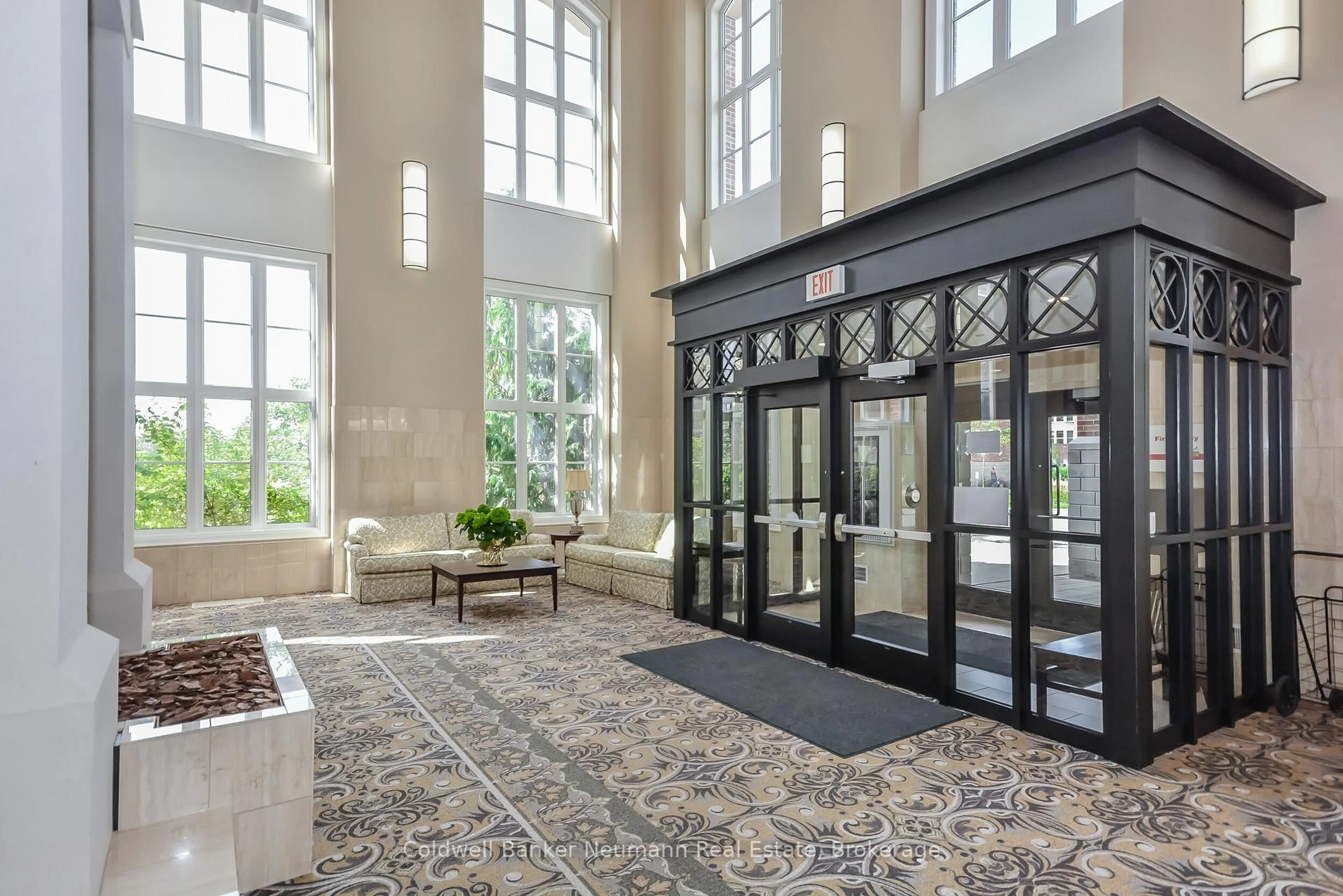 Indoor foyer for 65 Bayberry Dr #202, Guelph Ontario N1G 5K8