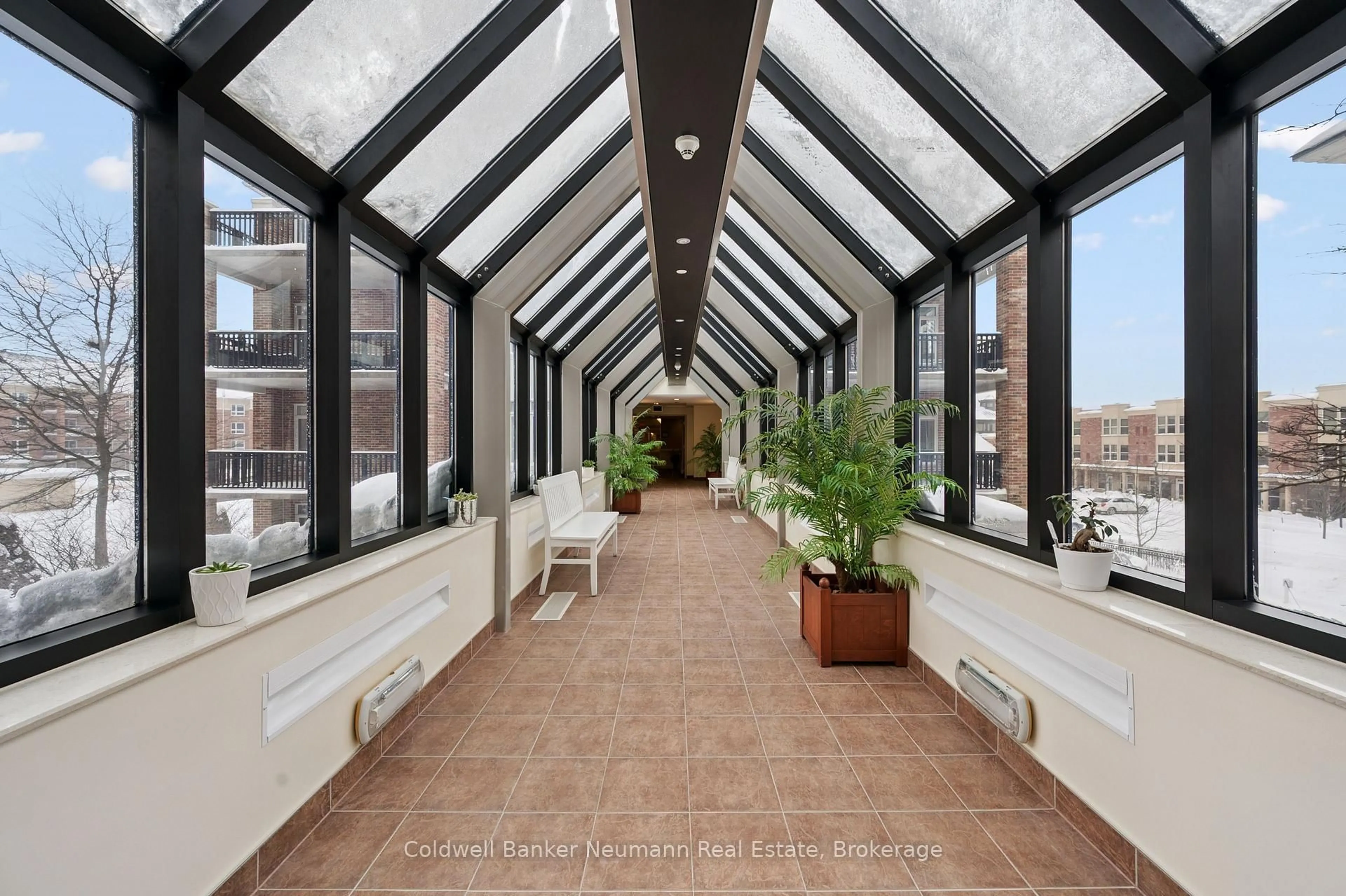 Indoor foyer for 65 Bayberry Dr #202, Guelph Ontario N1G 5K8