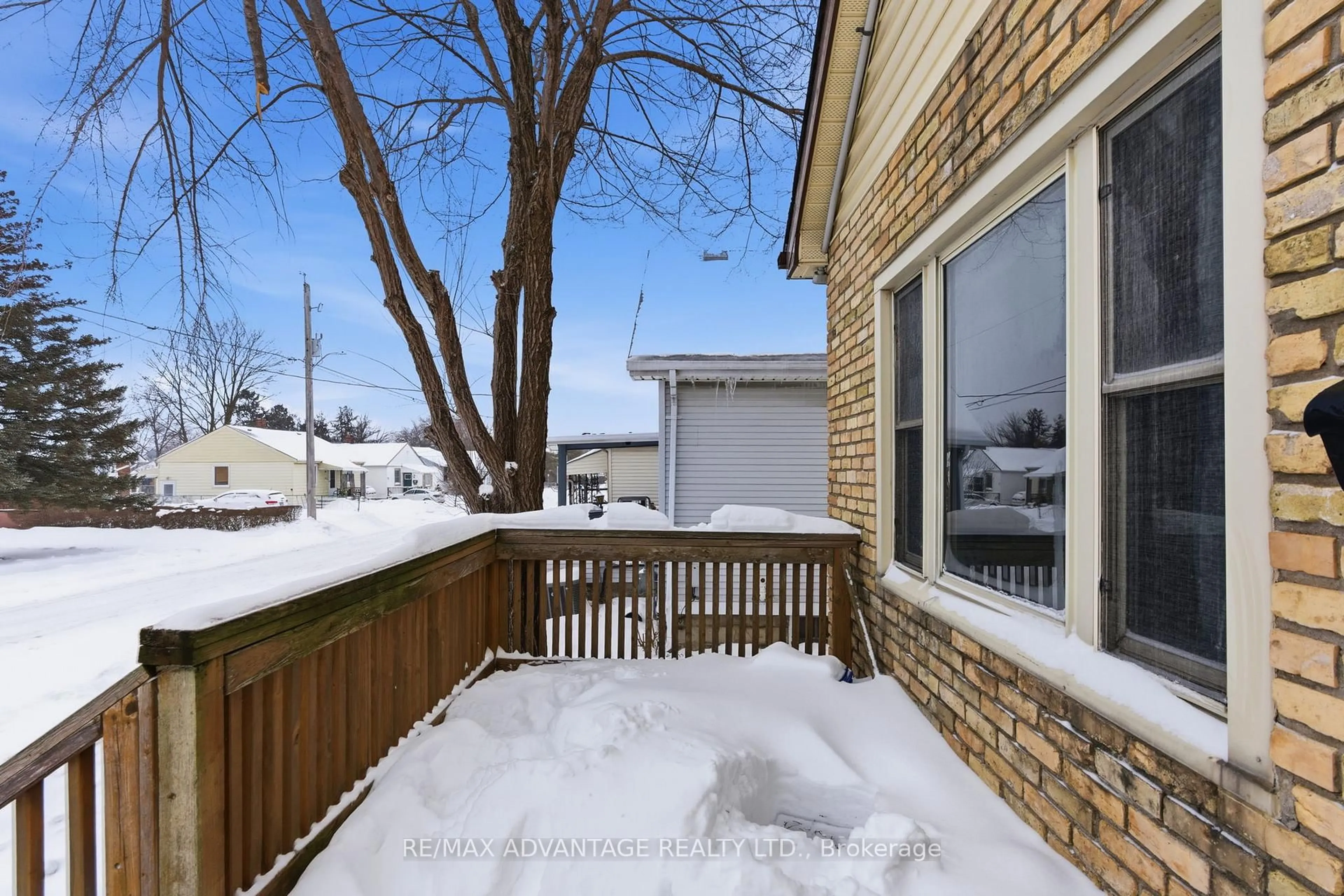 Patio, street for 74 Homan St, London East Ontario N5Z 1A8