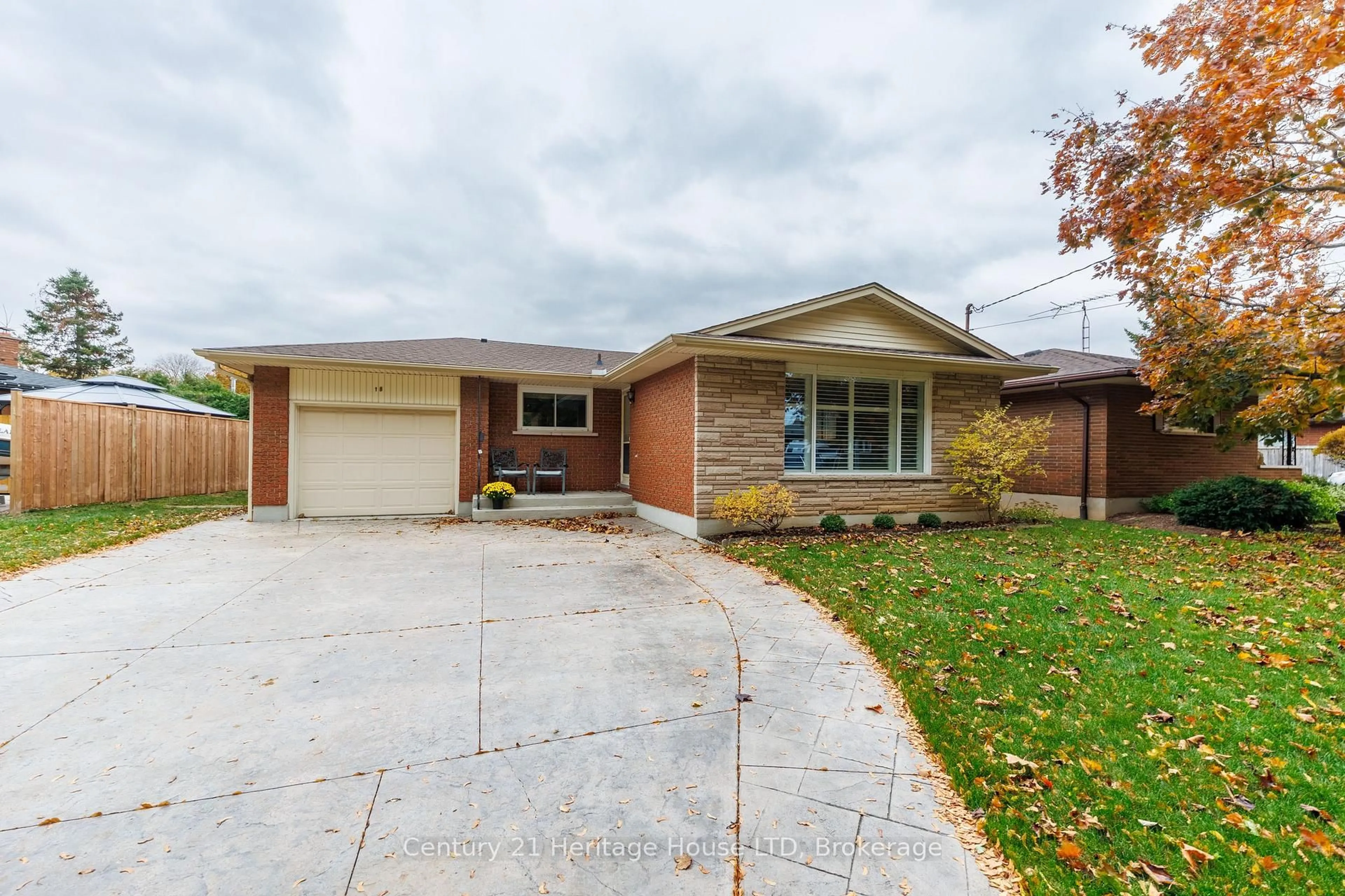 Home with brick exterior material, street for 18 Princeway Dr, St. Catharines Ontario L2N 2X6