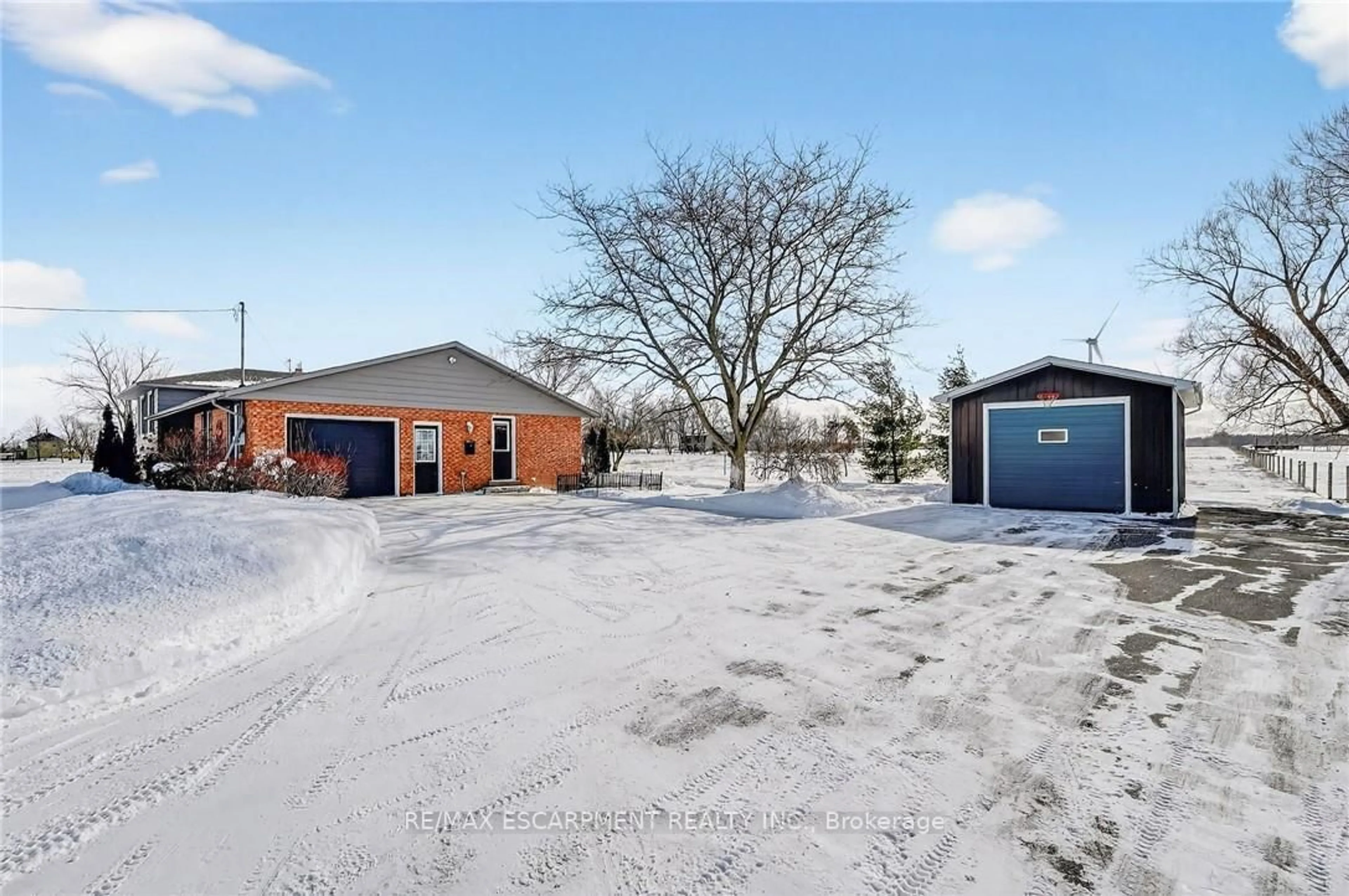 A pic from outside/outdoor area/front of a property/back of a property/a pic from drone, street for 6140 Sixteen Rd, West Lincoln Ontario L0R 2A0