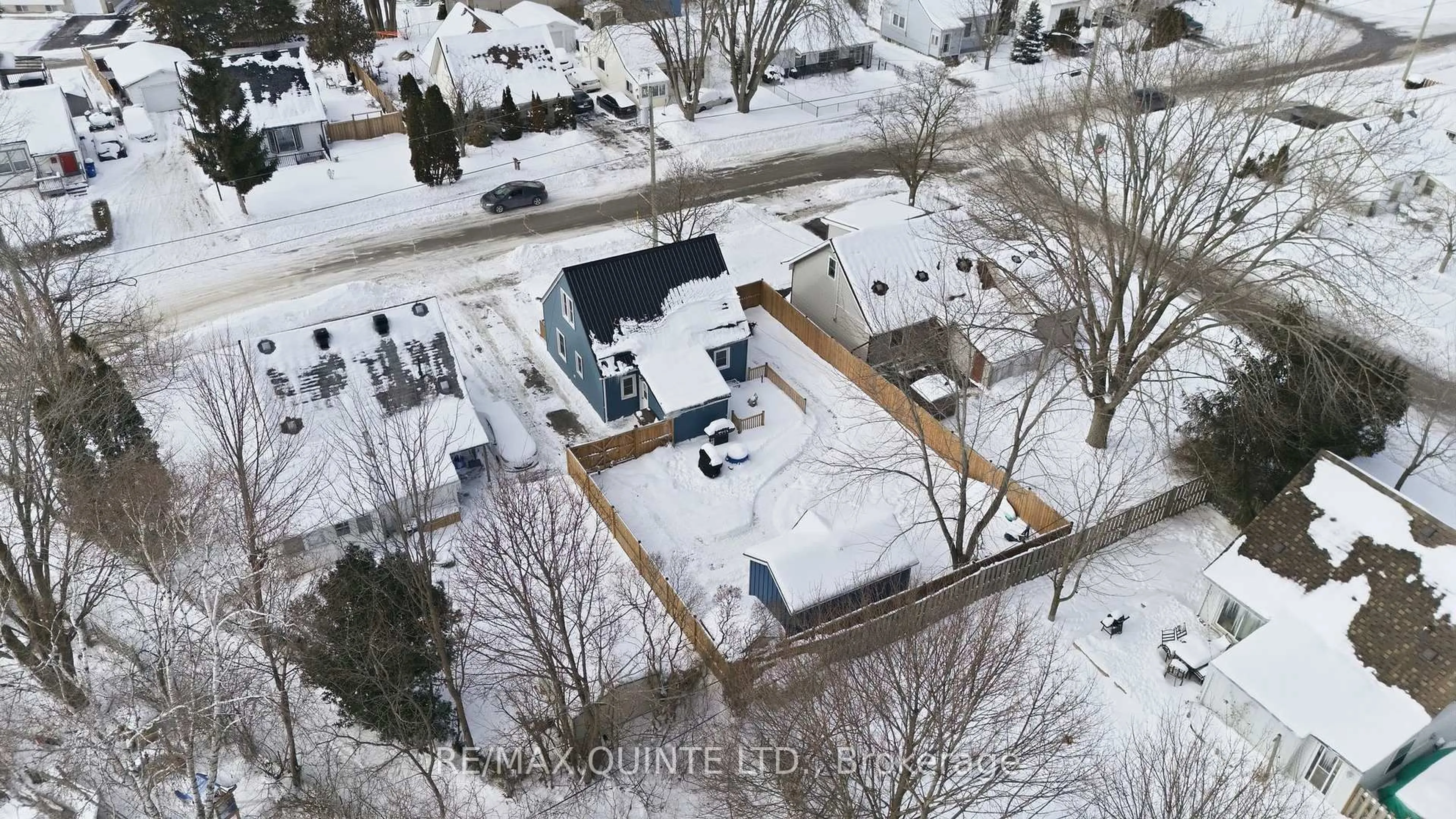 A pic from outside/outdoor area/front of a property/back of a property/a pic from drone, street for 35 Kerr Cres, Quinte West Ontario K8V 2W2