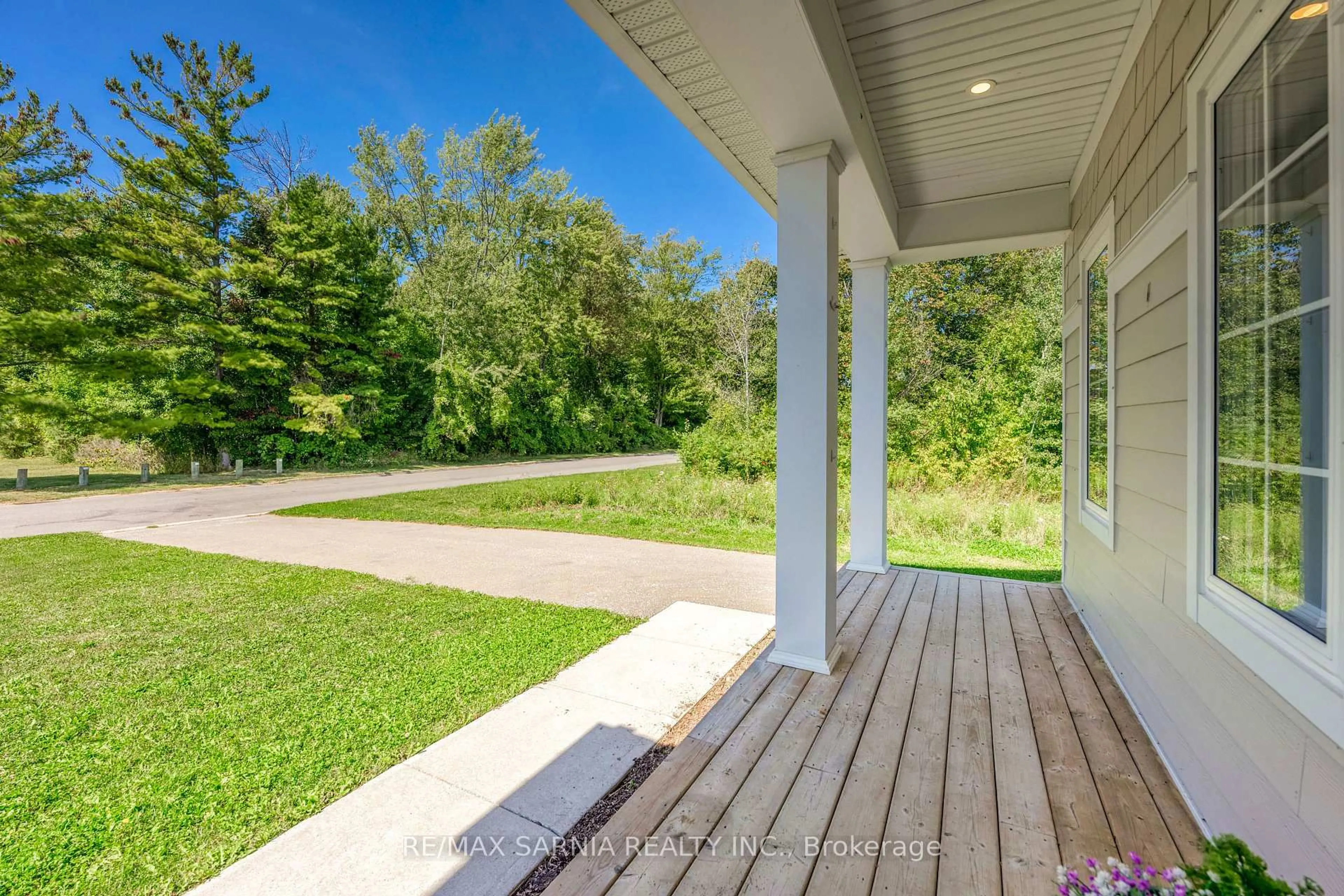 Patio, water/lake/river/ocean view for 7608 THOMAS St, Plympton-Wyoming Ontario N0N 1J0