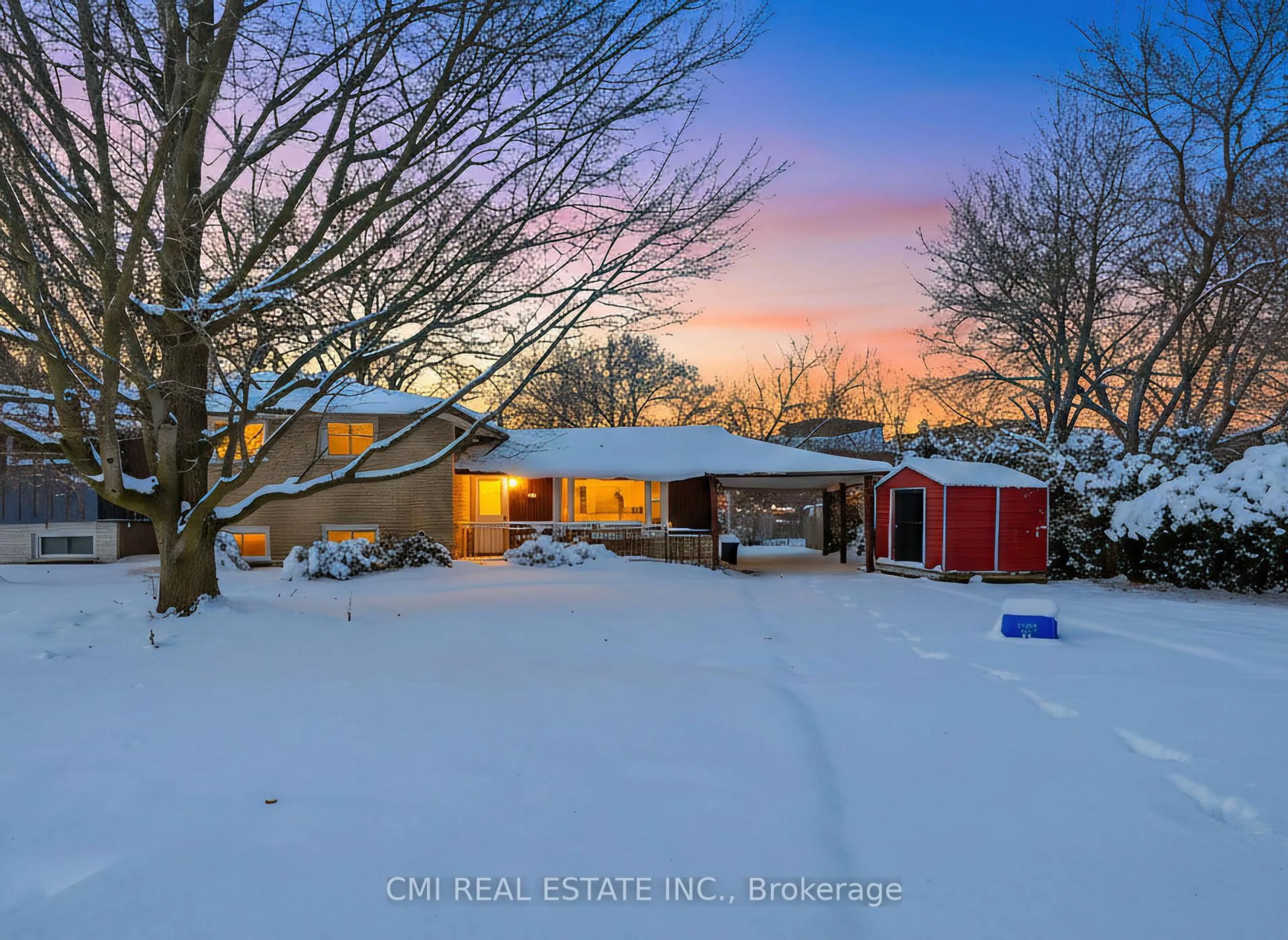 A pic from outside/outdoor area/front of a property/back of a property/a pic from drone, water/lake/river/ocean view for 4306 East Ave, Lincoln Ontario L3J 0N8