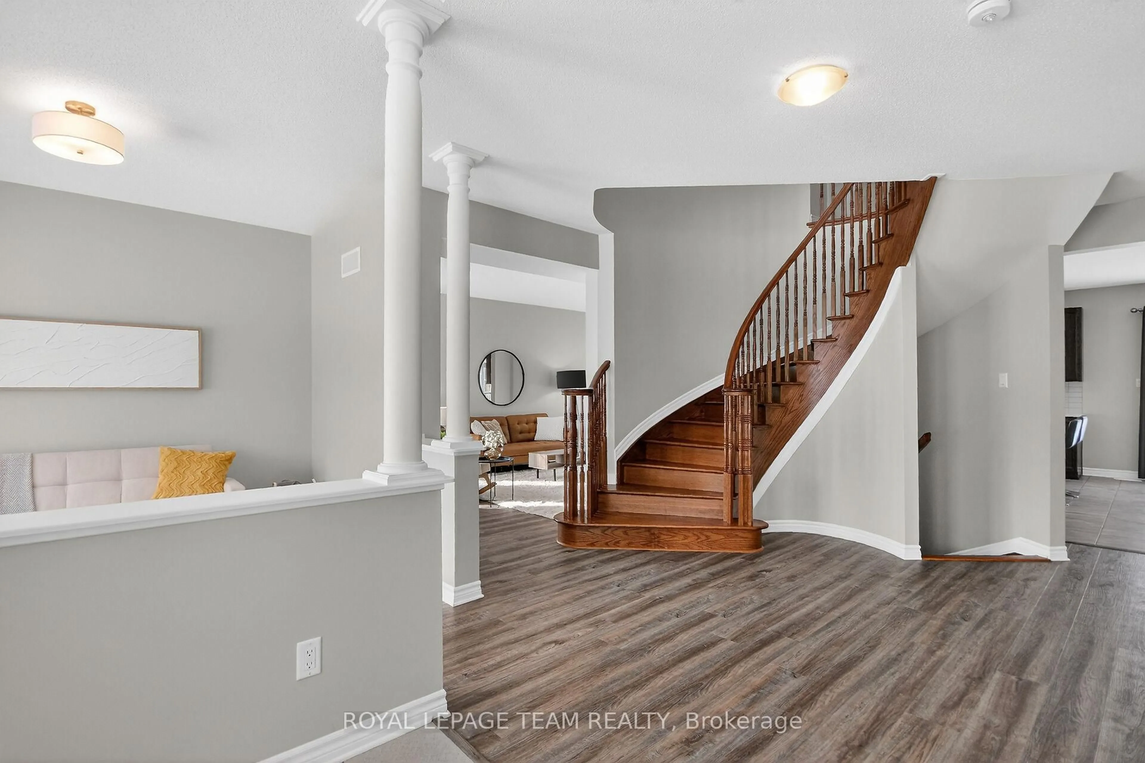 Indoor entryway for 204 Antler Crt, Almonte Ontario K0A 1A0