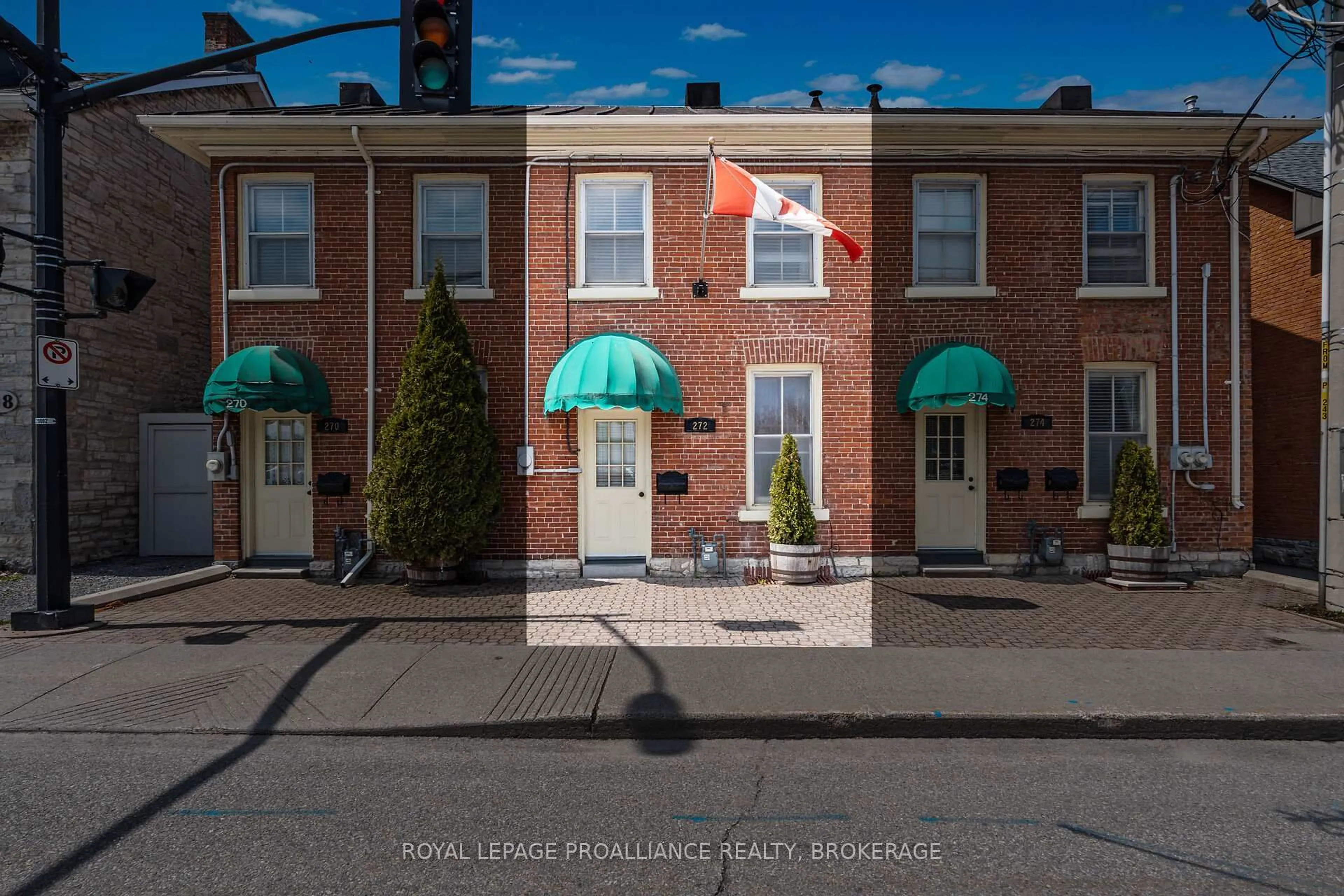 Patio, street for 272 Wellington St, Kingston Ontario K7K 2Z1