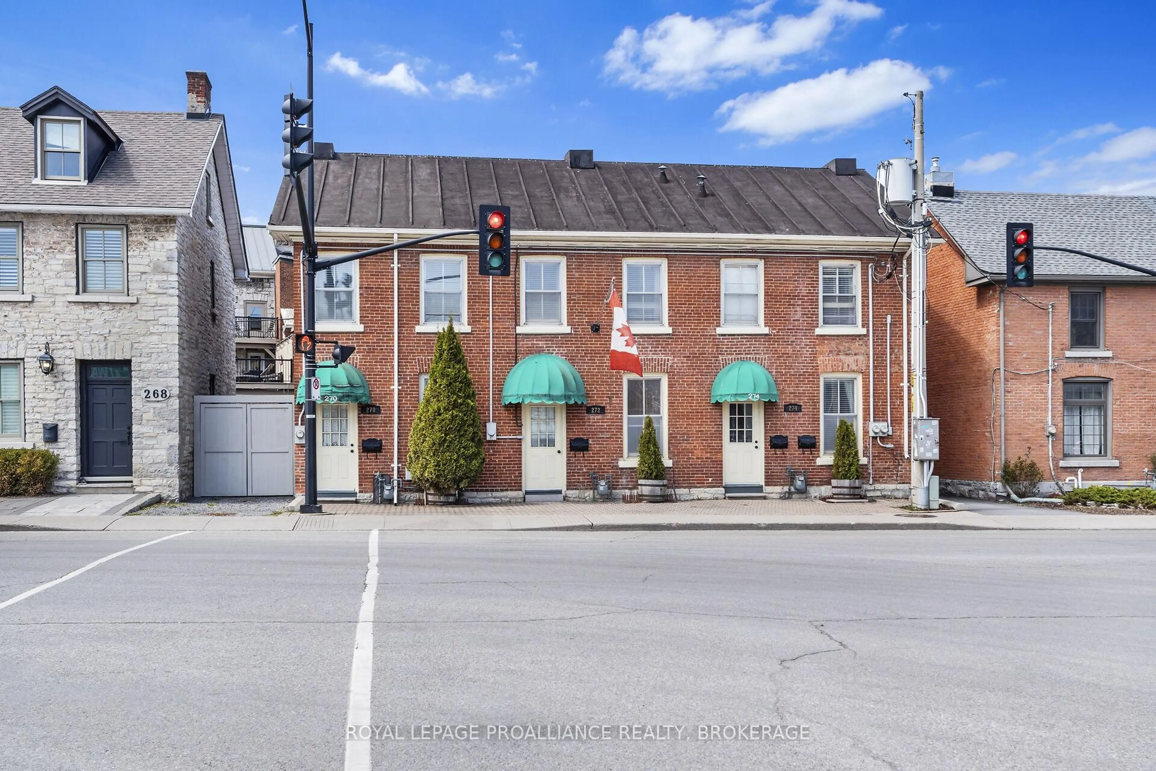 A pic from outside/outdoor area/front of a property/back of a property/a pic from drone, street for 272 Wellington St, Kingston Ontario K7K 2Z1