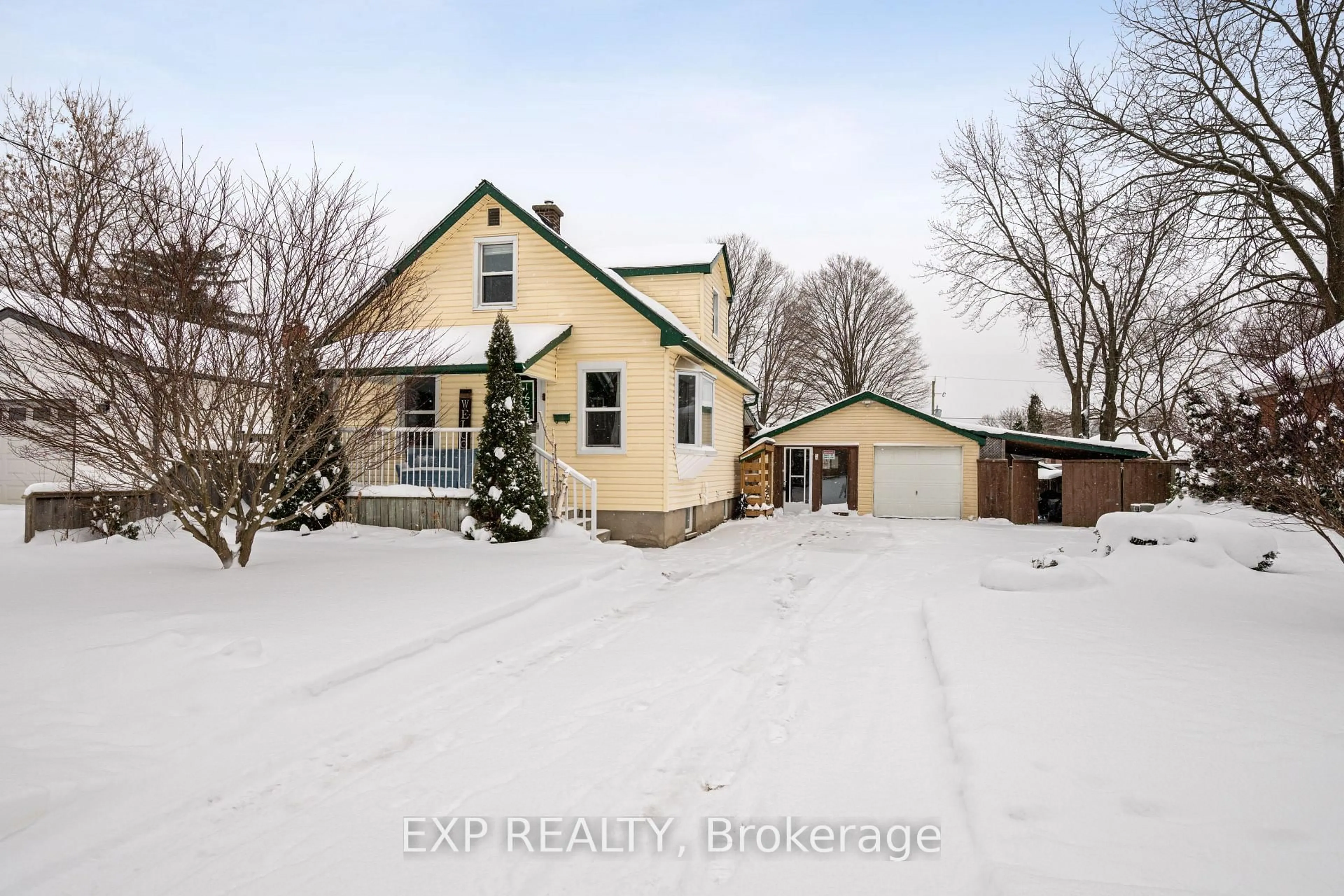 A pic from outside/outdoor area/front of a property/back of a property/a pic from drone, street for 1625 SCOTT St, London East Ontario N5W 2J4