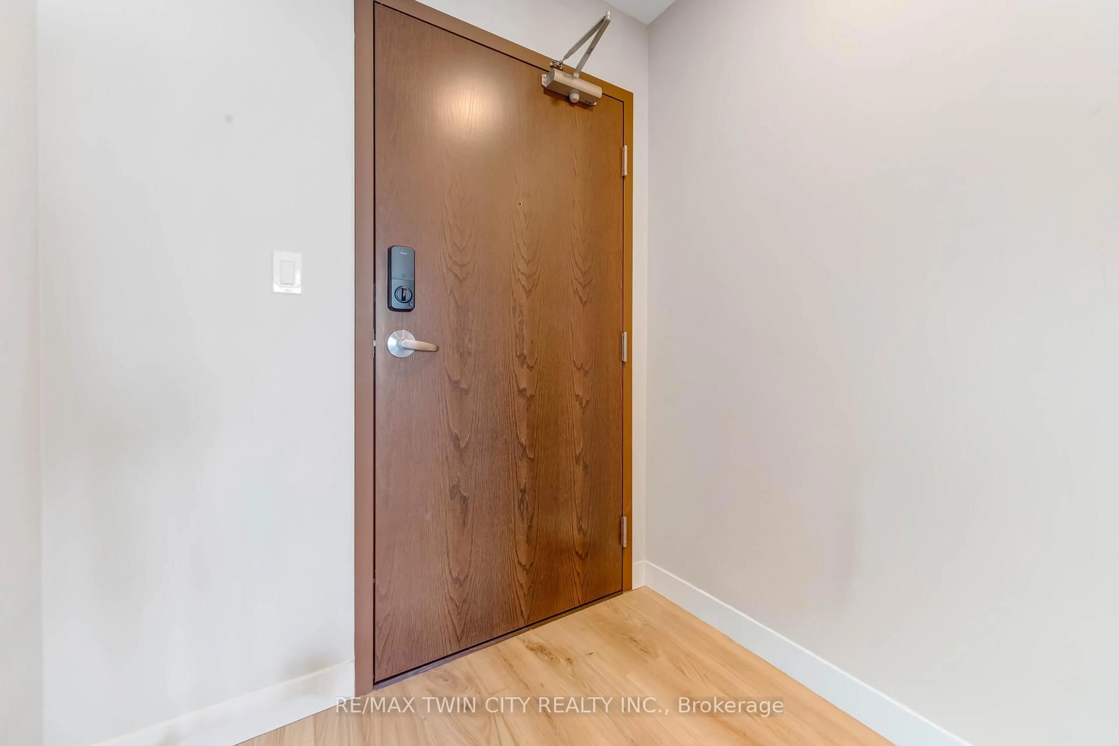 Indoor entryway for 60 Frederick St #3005, Kitchener Ontario N2H 0C7