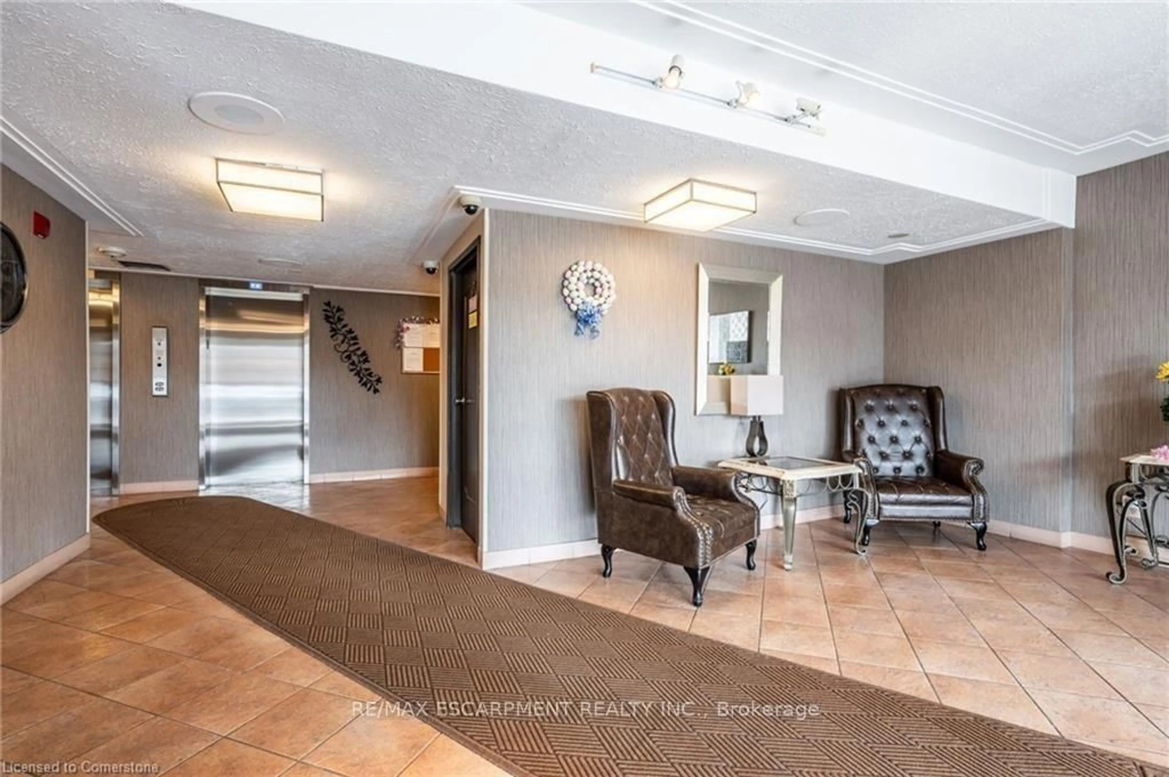 Unknown for 40 Harrisford St #402, Hamilton Ontario L8K 6N1