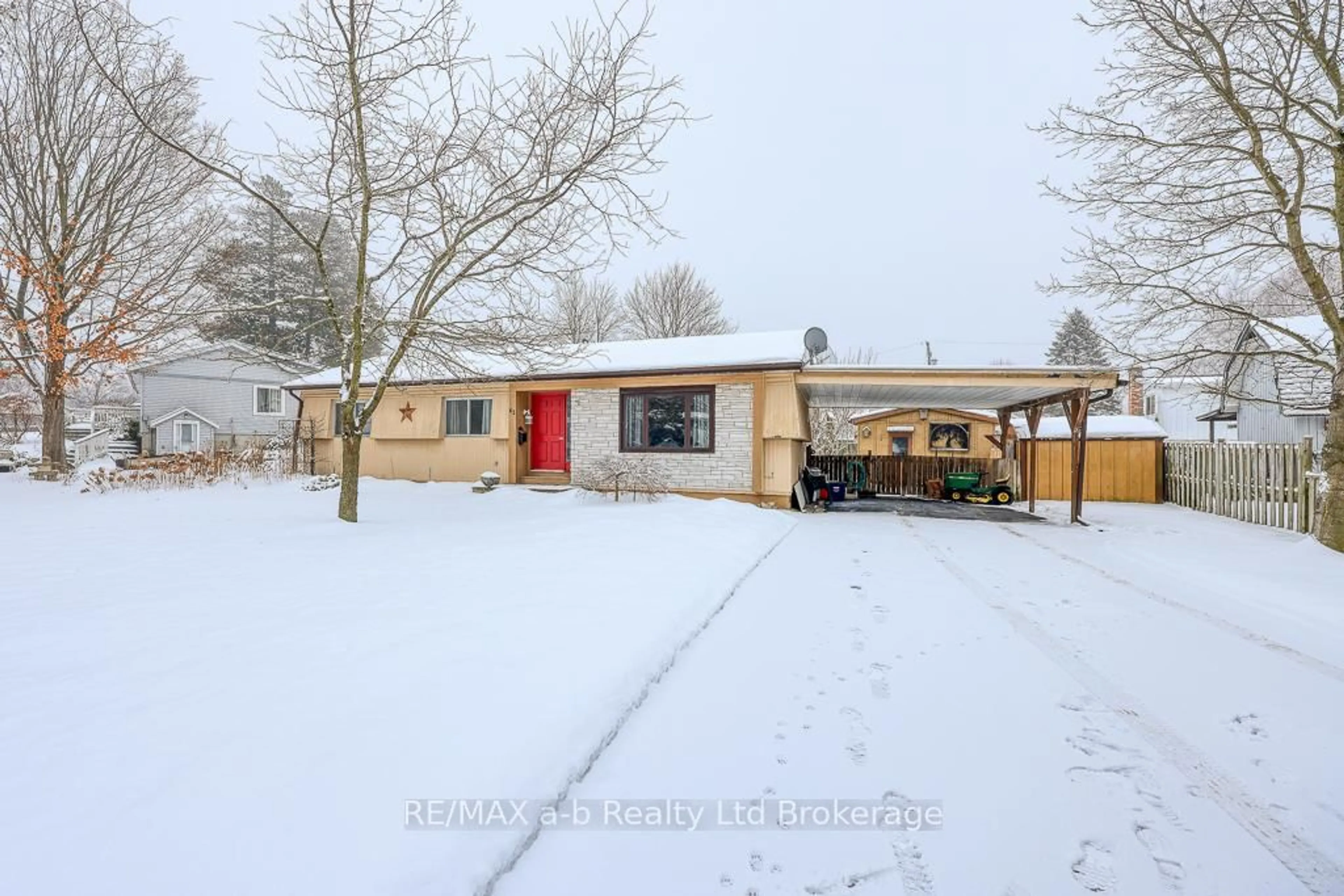 A pic from outside/outdoor area/front of a property/back of a property/a pic from drone, street for 746112 Township Road 4 #63, Blandford-Blenheim Ontario N4S 7V9