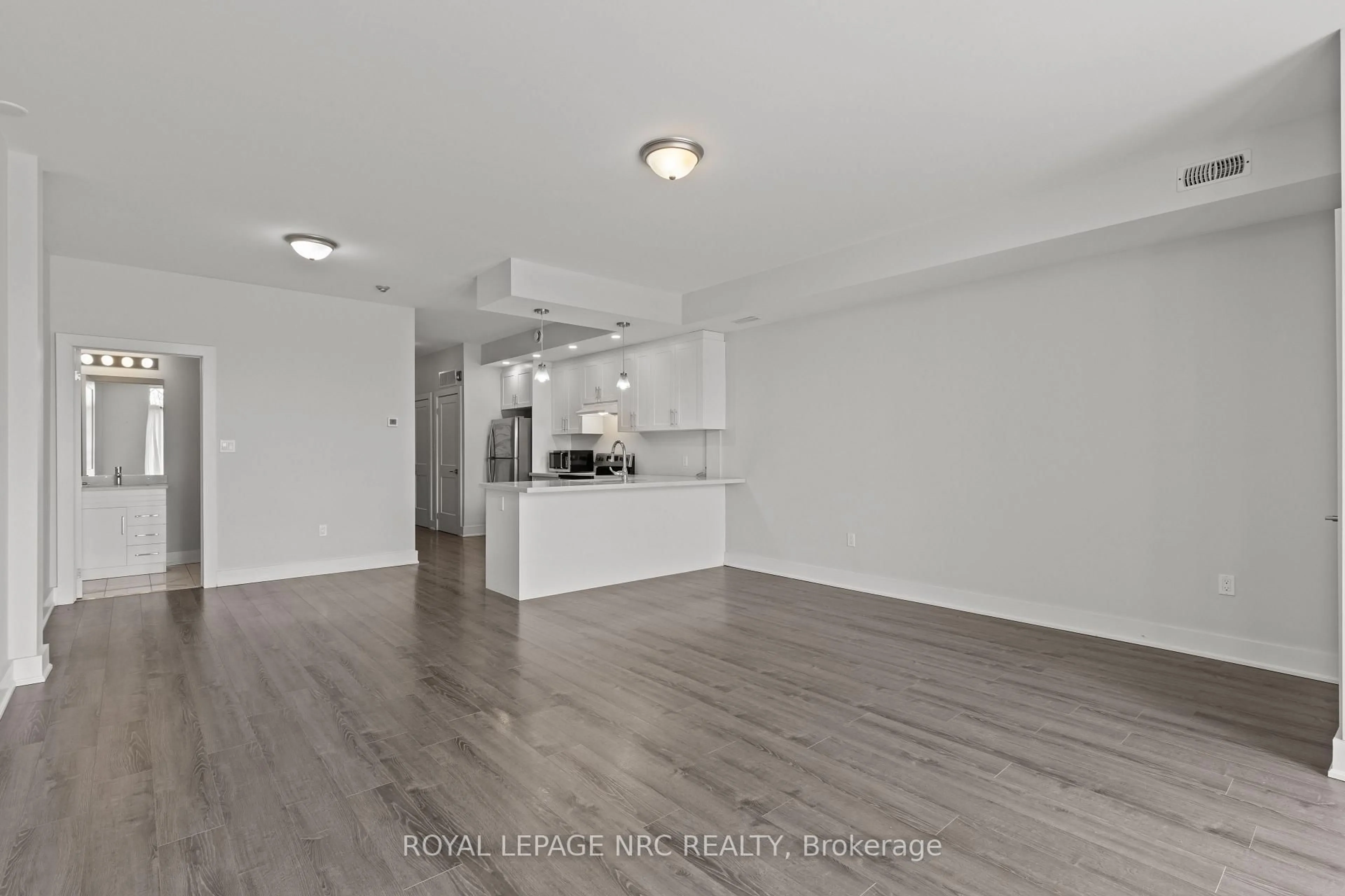 Unknown for 3710 Main St #106, Niagara Falls Ontario L2G 6B1