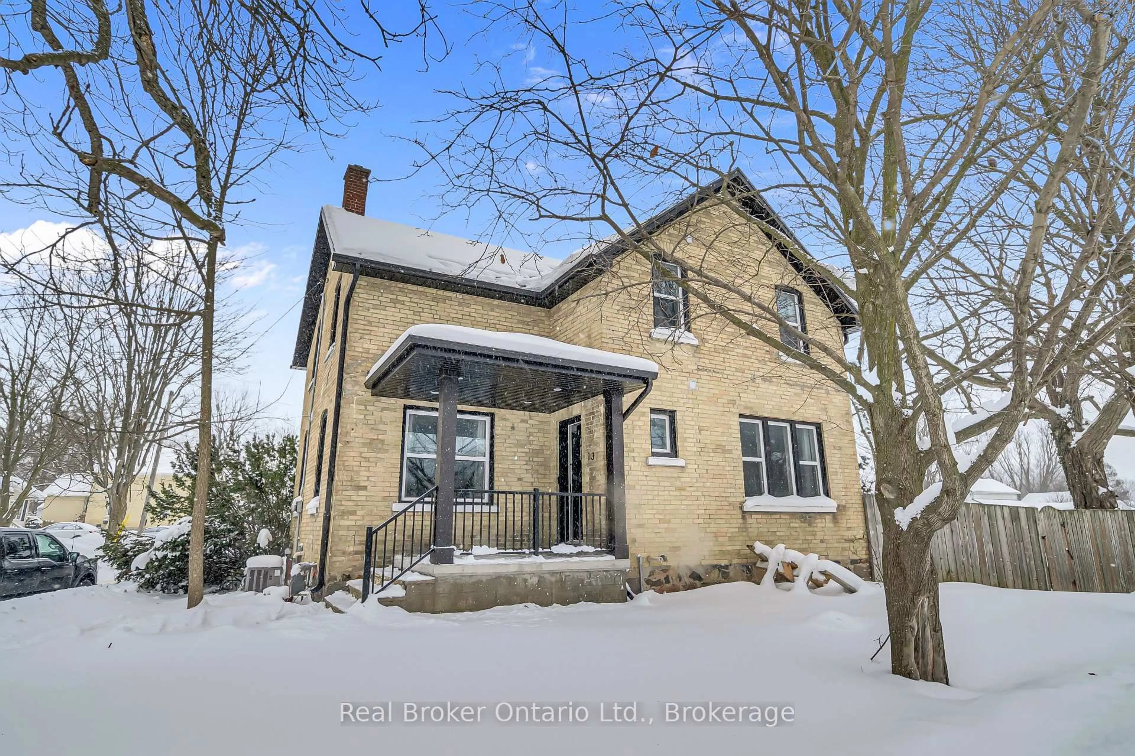 A pic from outside/outdoor area/front of a property/back of a property/a pic from drone, building for 73 Hope St, East Zorra-Tavistock Ontario N0B 2R0