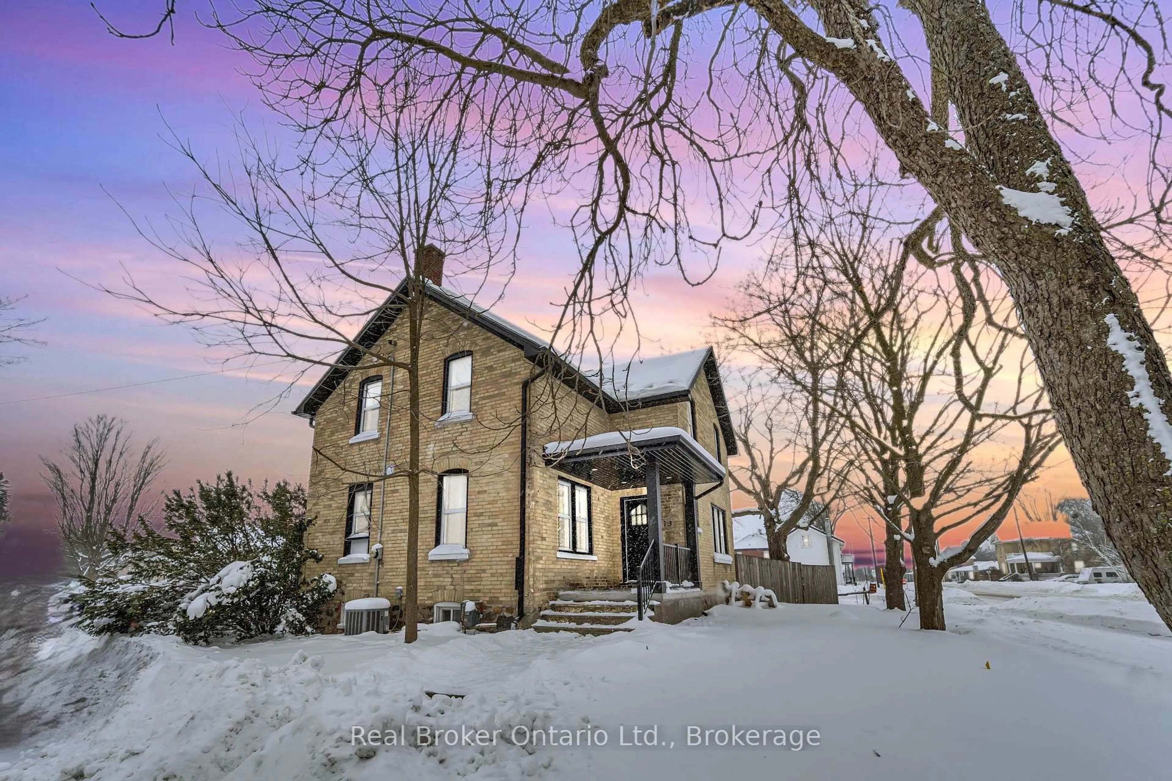 A pic from outside/outdoor area/front of a property/back of a property/a pic from drone, building for 73 Hope St, East Zorra-Tavistock Ontario N0B 2R0