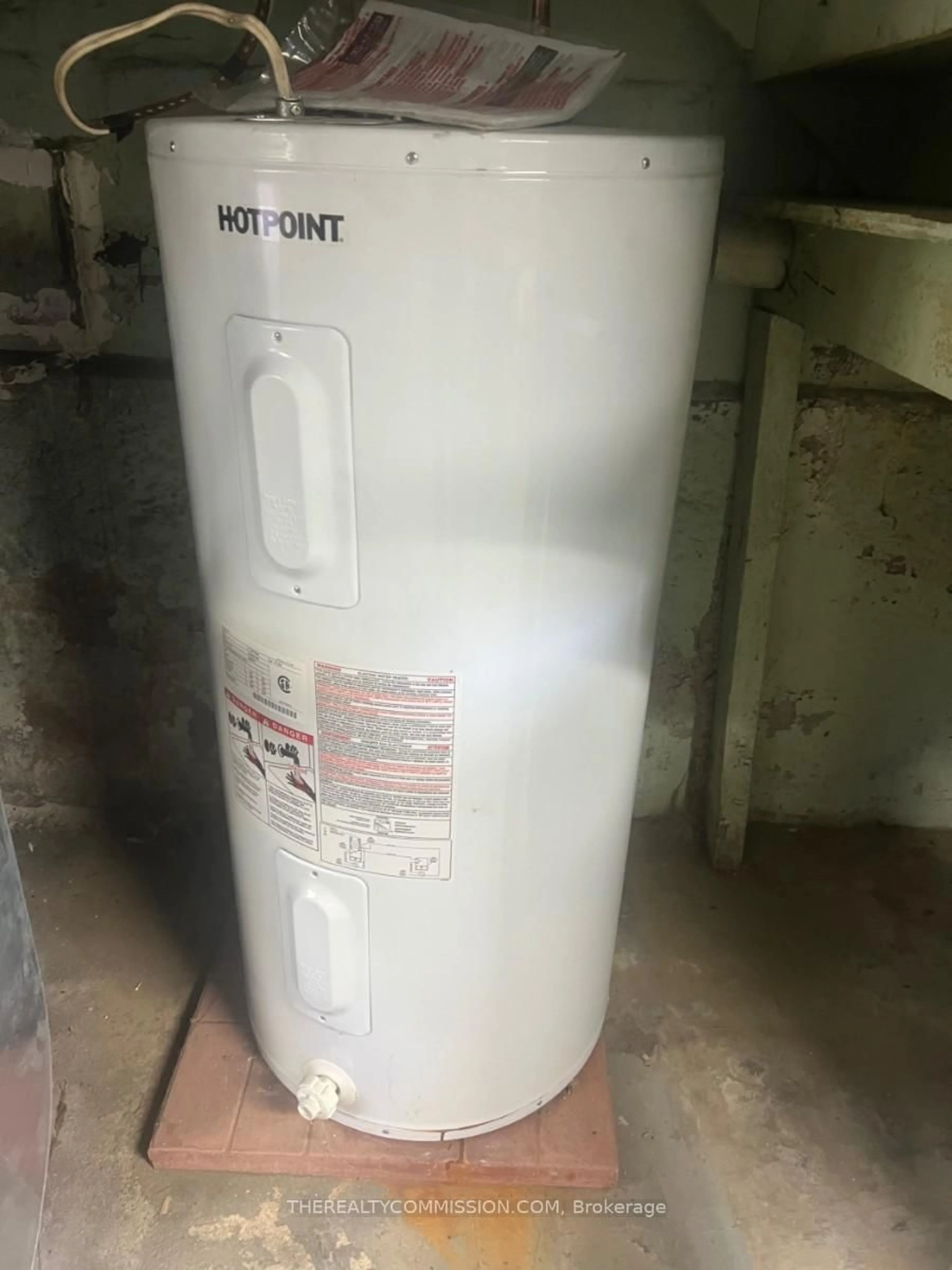 A pic of a room for 94 Park Ave, St. Thomas Ontario N5R 4W1