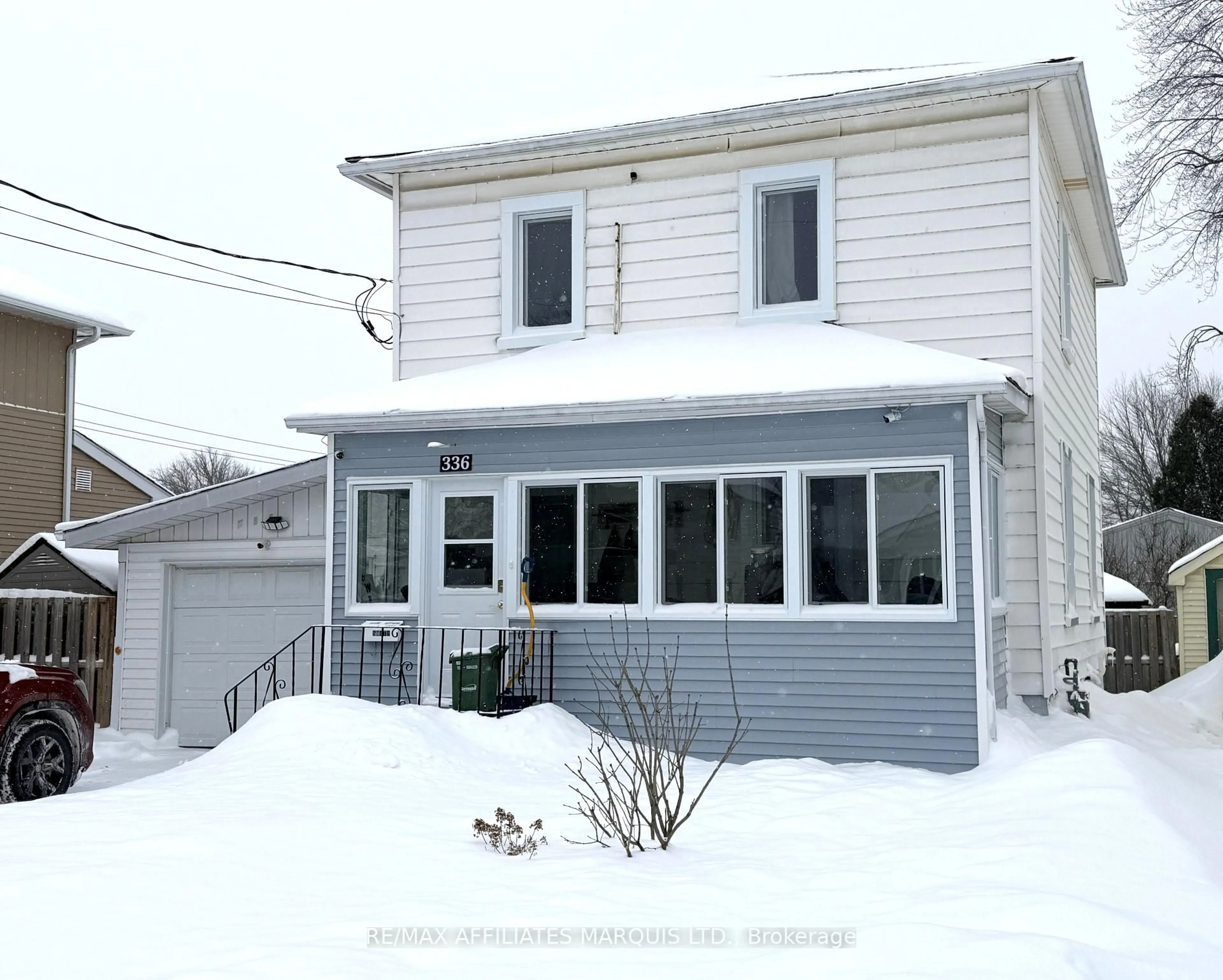 Home with vinyl exterior material, street for 336 Fifth St, Cornwall Ontario K6H 2M1