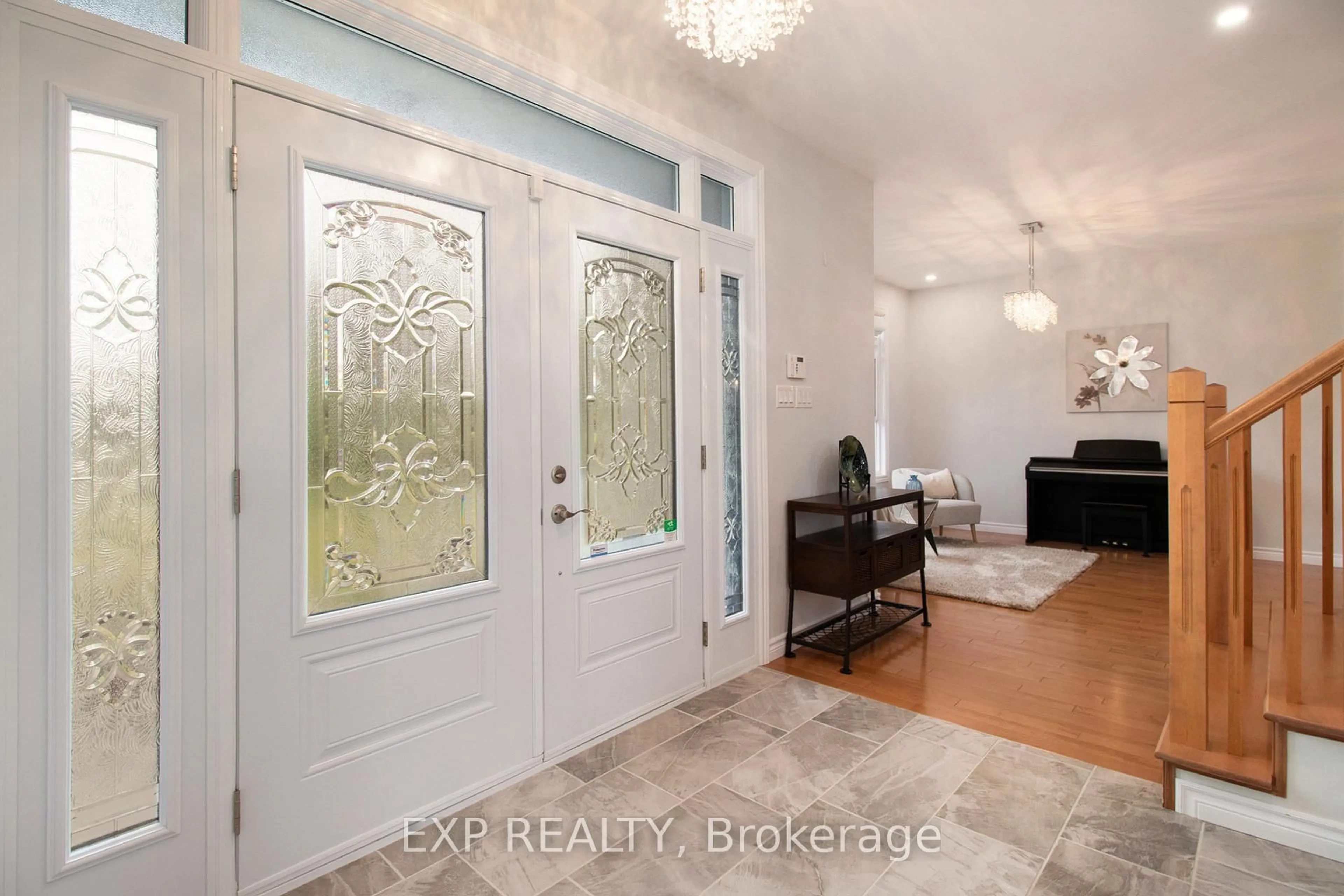 Indoor entryway for 3605 FRONT Rd, Hawkesbury Ontario K6A 2W5