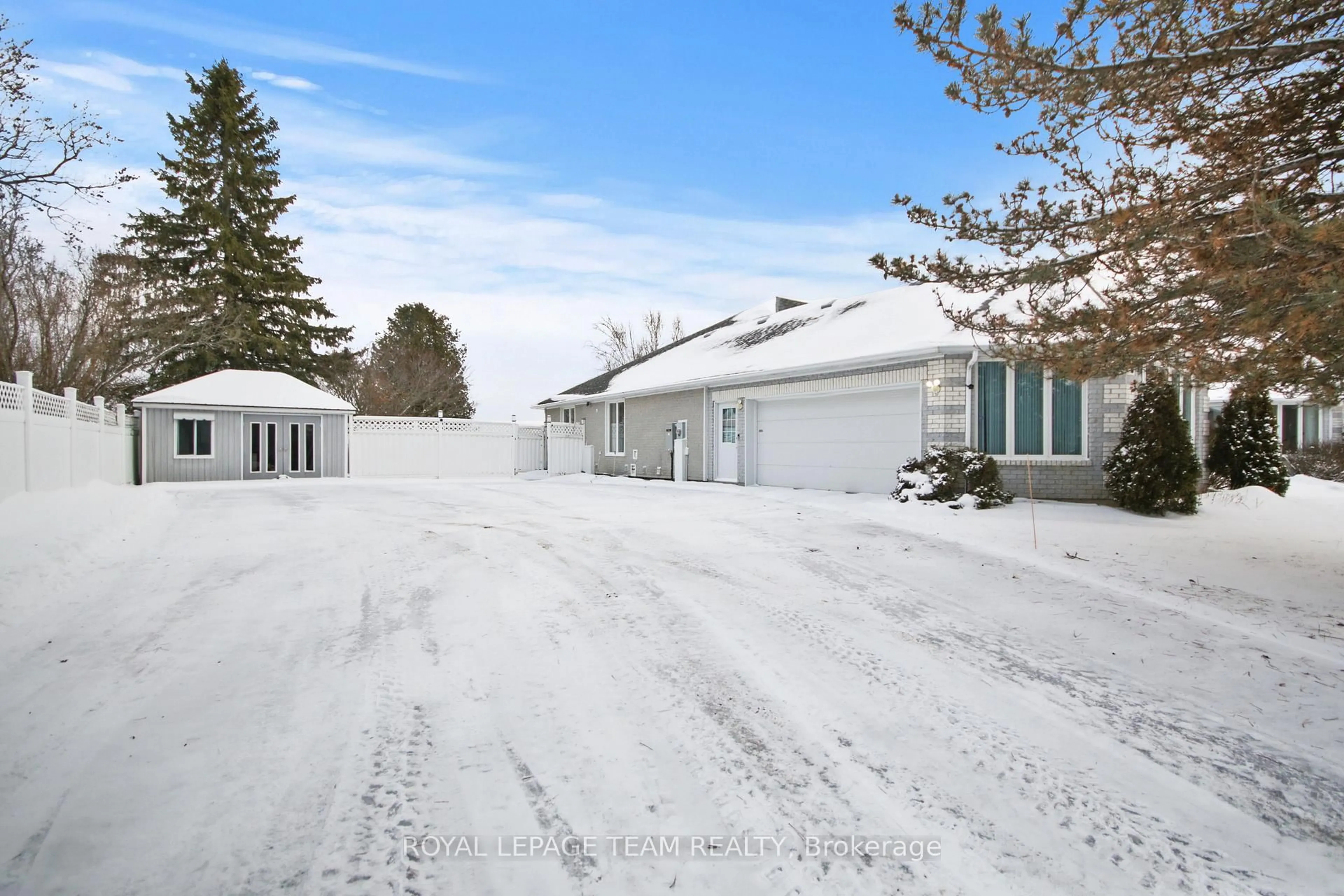 A pic from outside/outdoor area/front of a property/back of a property/a pic from drone, street for 461 Campbells Side Rd, Ashton Ontario K0A 1B0