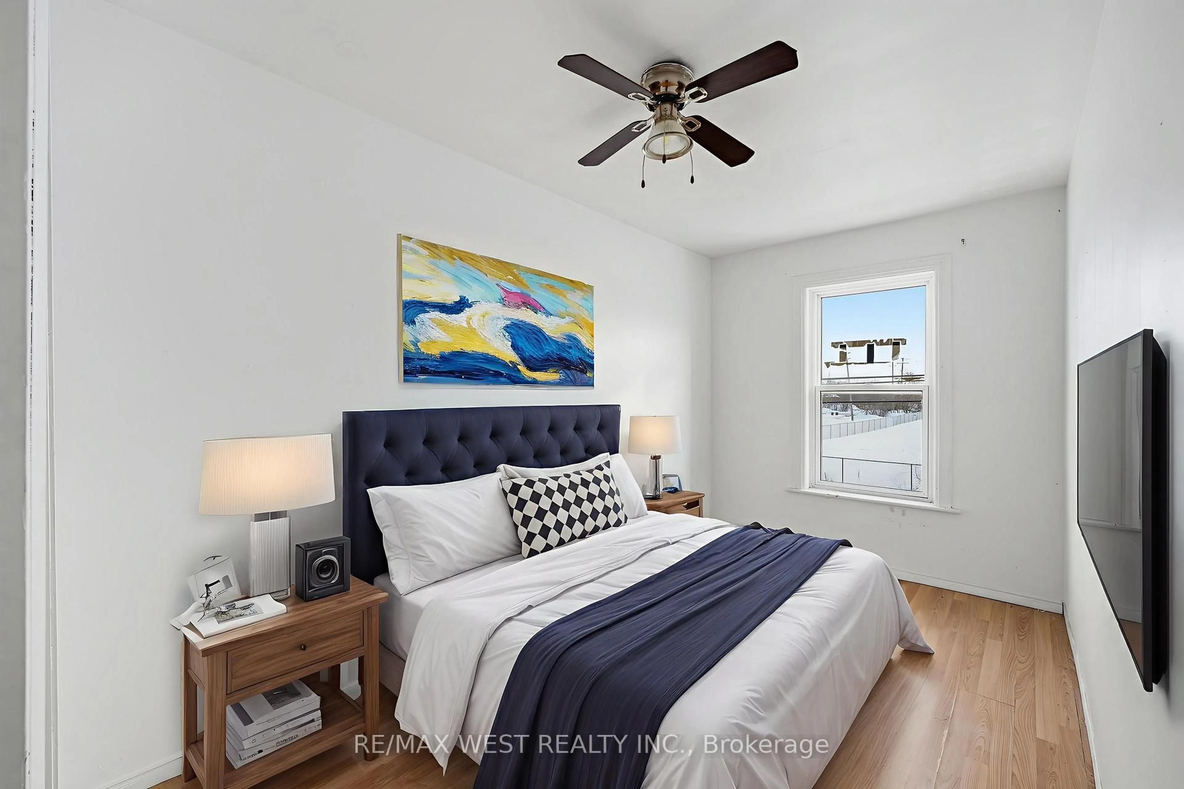 Bedroom with bed, unknown for 266 Wolfe St, Peterborough Ontario K9J 2L3