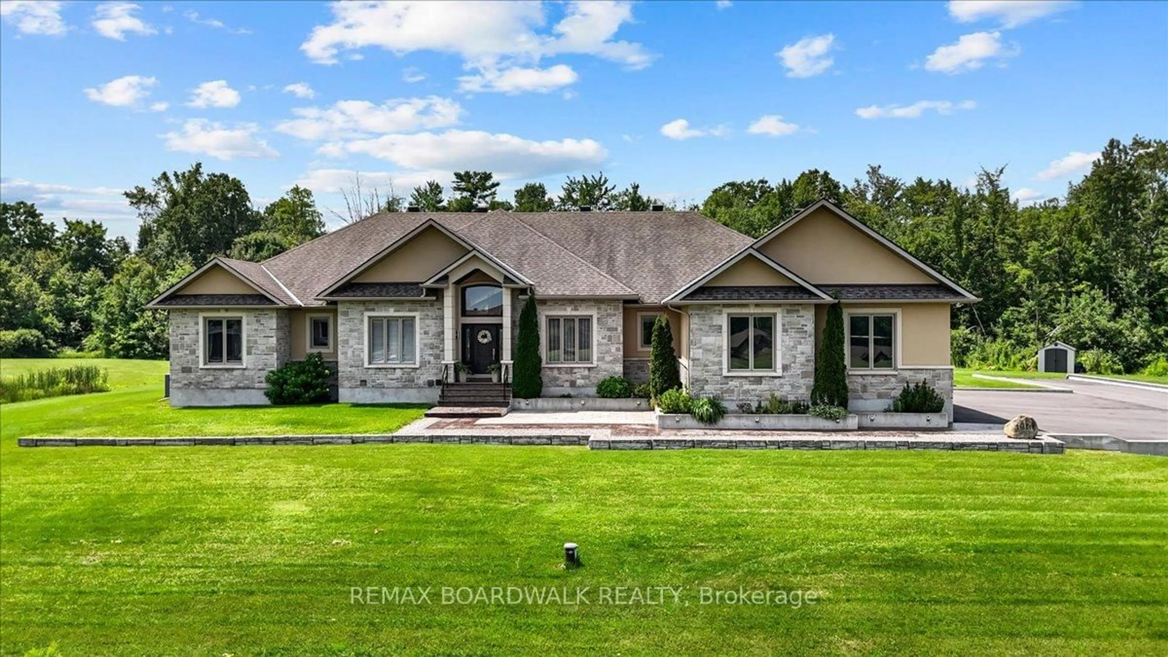 Home with brick exterior material, unknown for 1610 Linkland Crt, Cumberland Ontario K4C 0A5