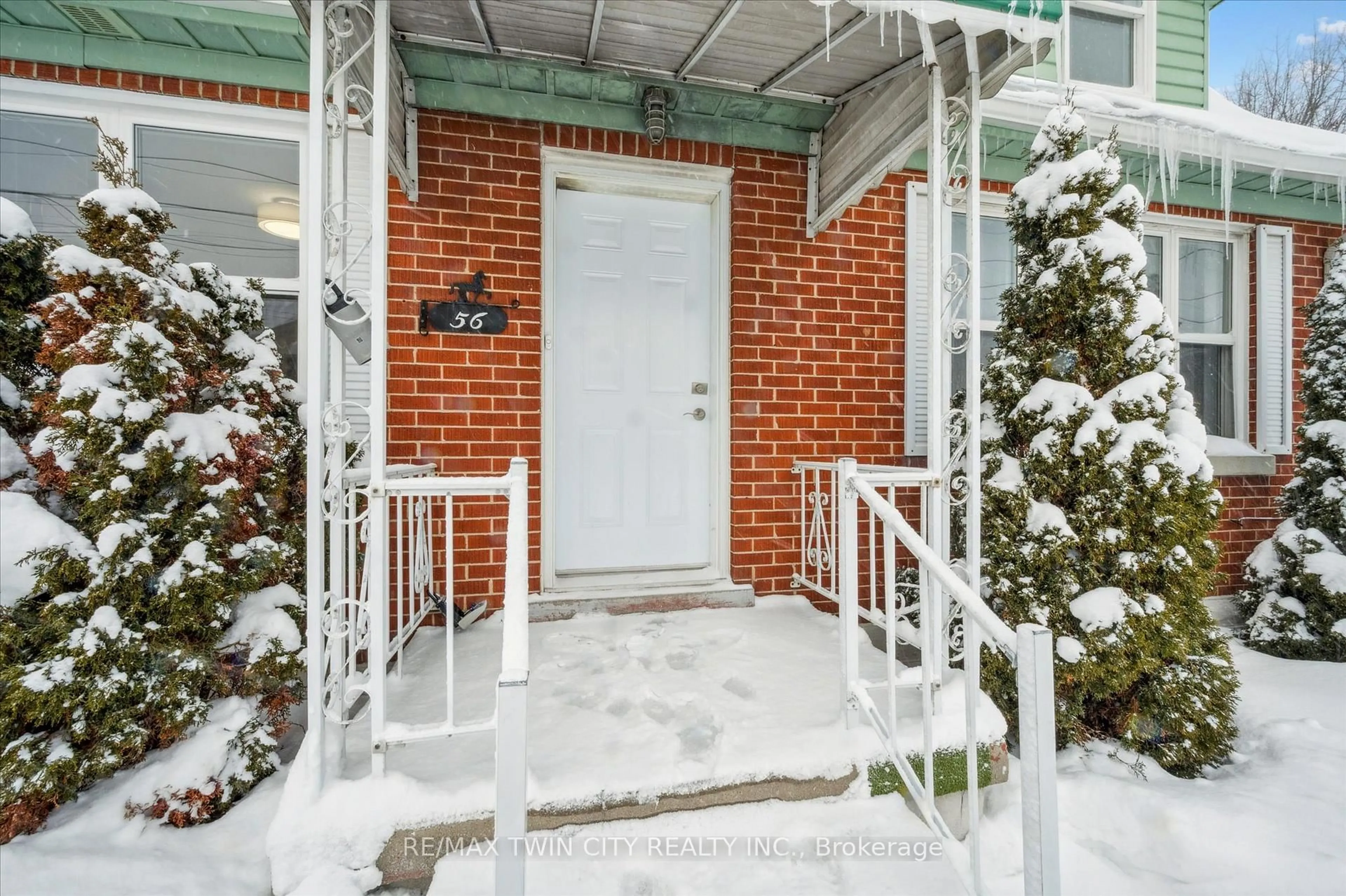 Indoor entryway for 56 Columbia St, Waterloo Ontario N2L 3K5