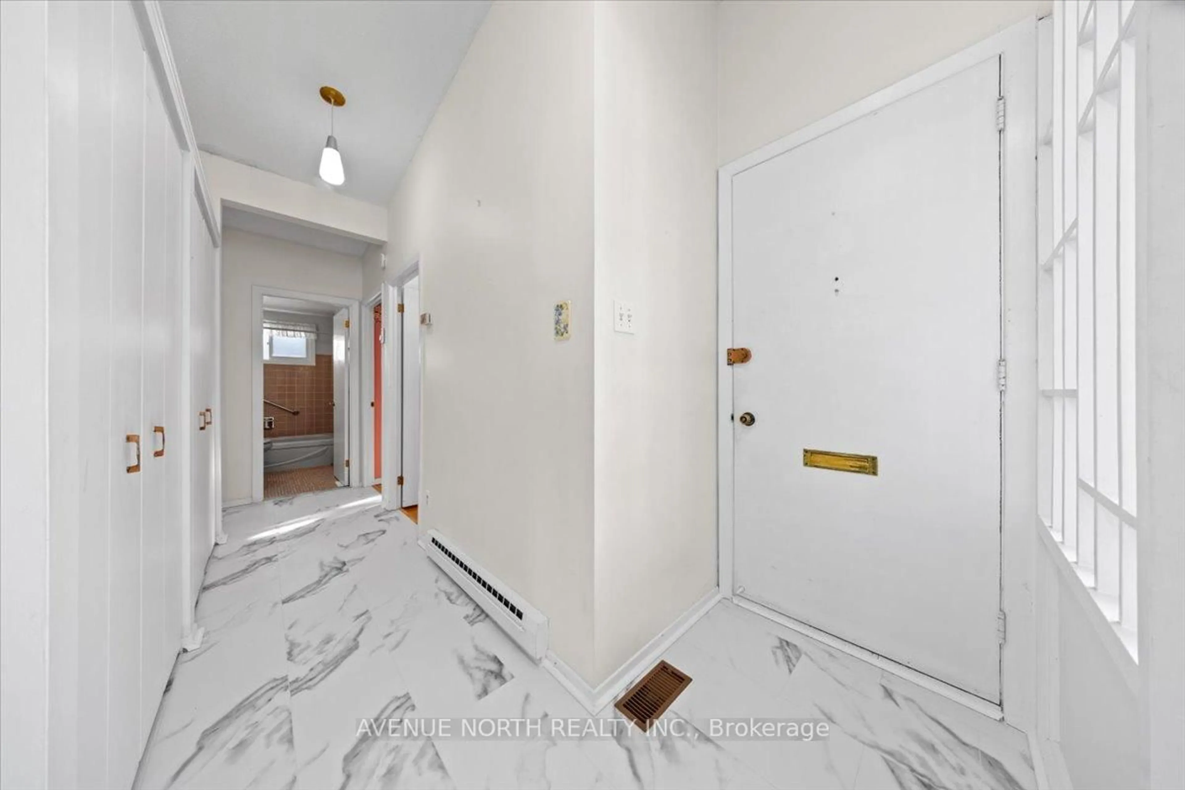 Unknown for 24 Parkmount Cres, Ottawa Ontario K2H 5T4