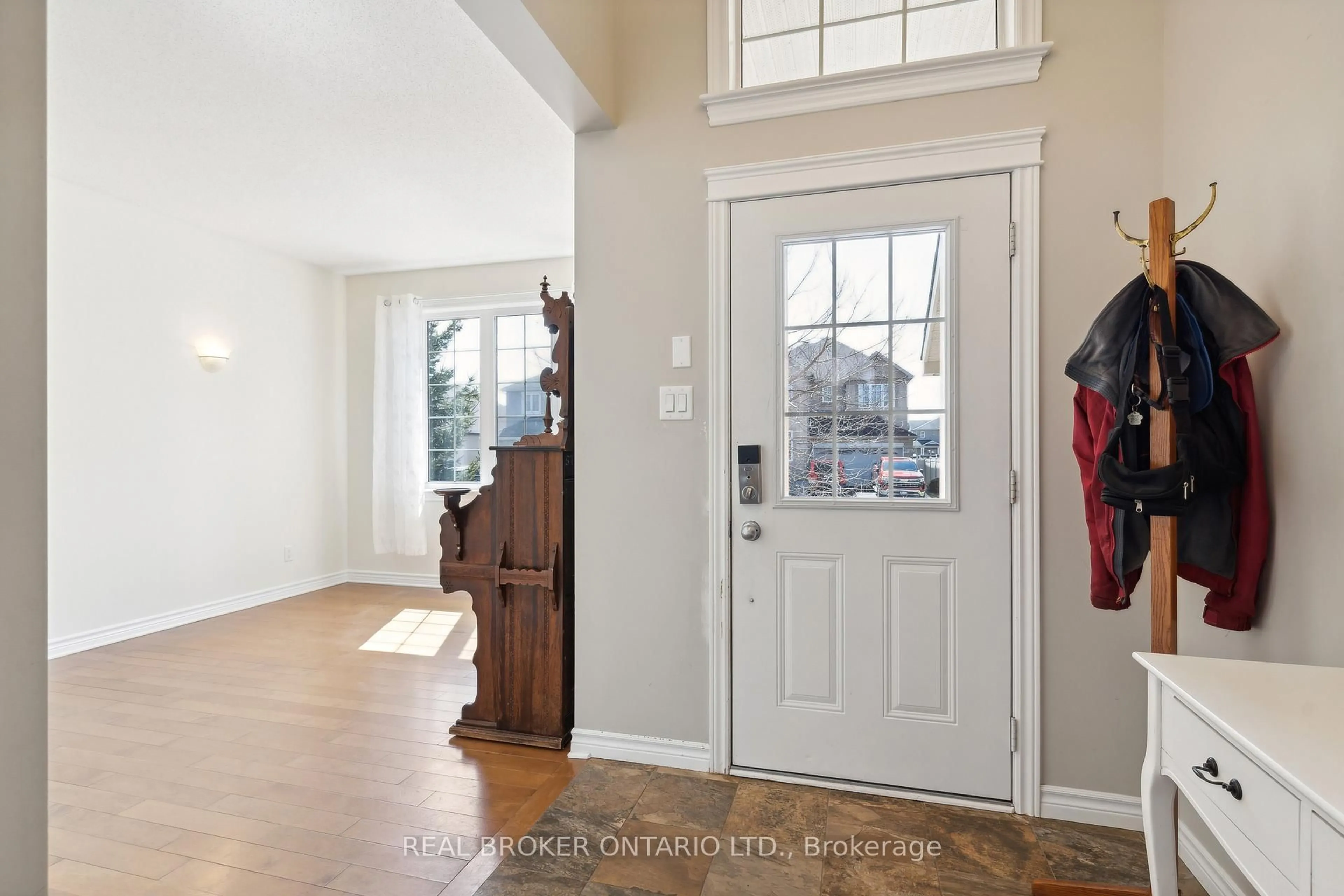 Indoor entryway for 51 Waterside Dr, Carleton Place Ontario K7C 0B1