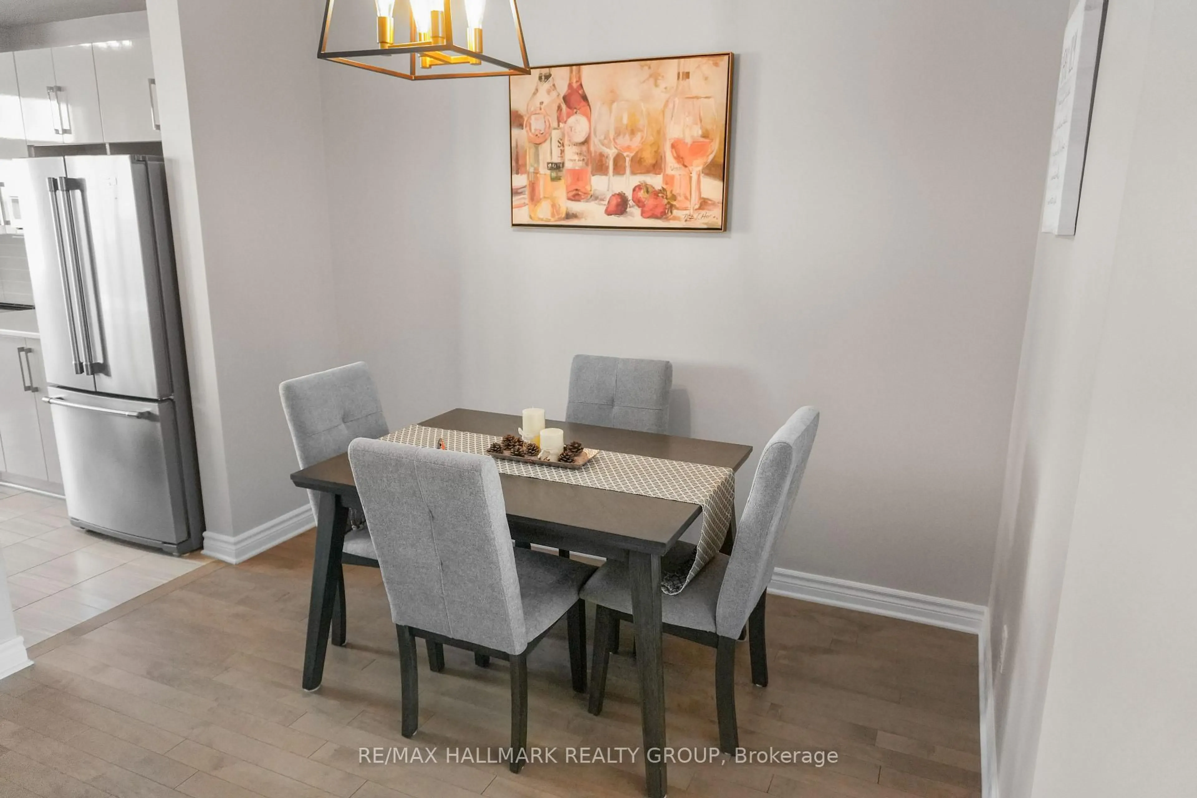 Dining room, wood/laminate floor for 2534 River Mist Rd, Ottawa Ontario K2C 3H2