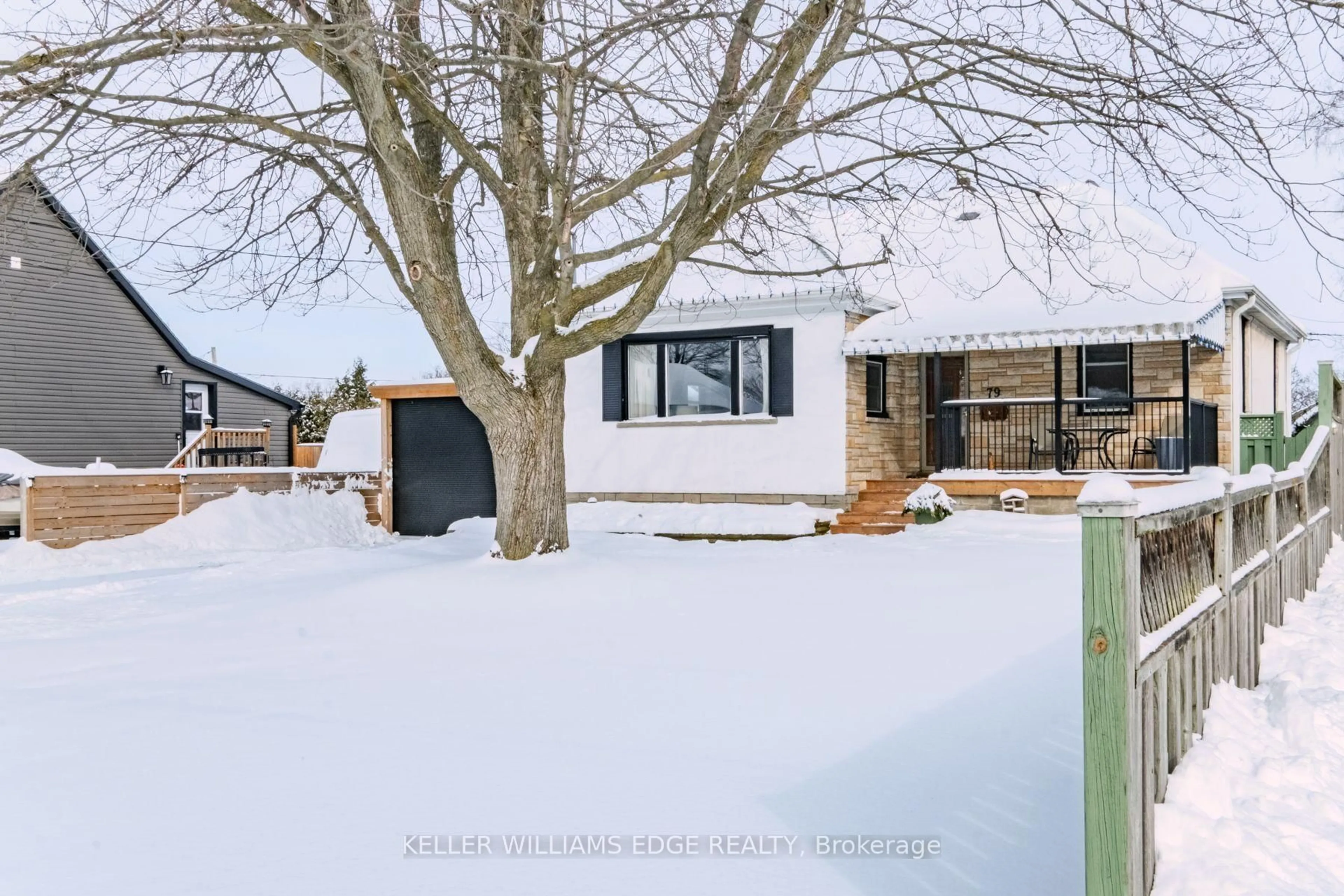 A pic from outside/outdoor area/front of a property/back of a property/a pic from drone, street for 79 Wood St, Brantford Ontario N3R 2L1