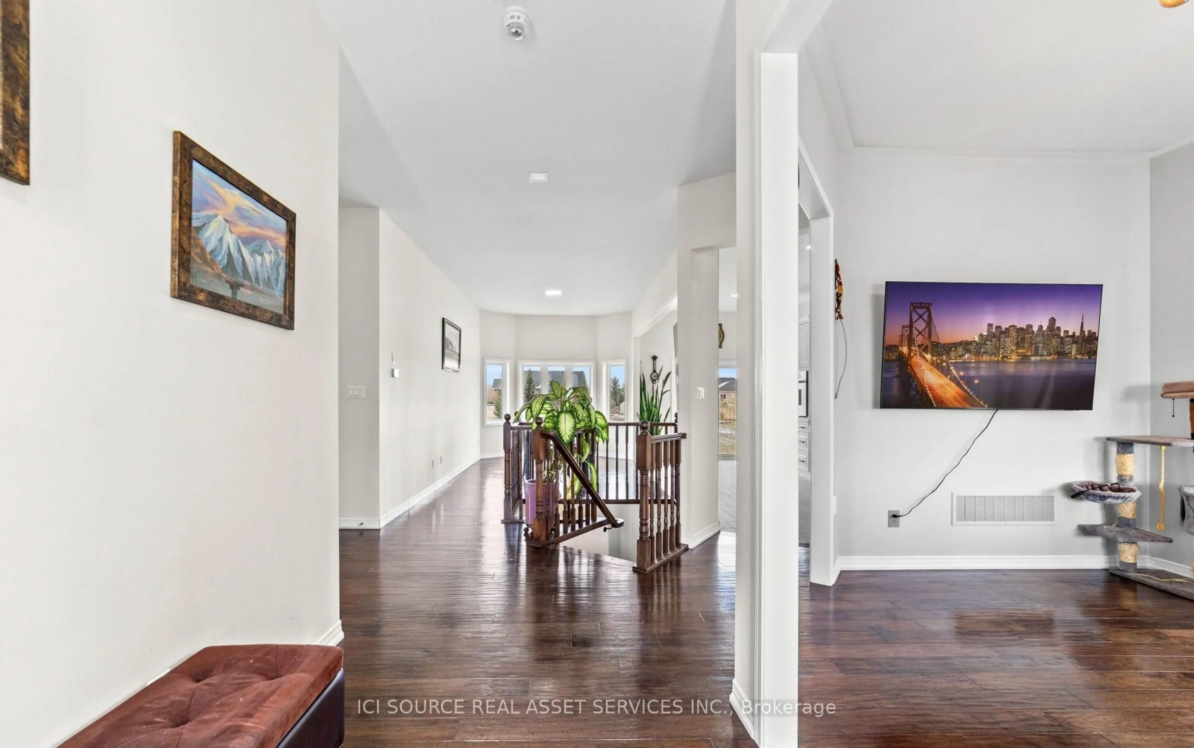 Indoor entryway for 50 Songbird Cres, Kawartha Lakes Ontario K9V 0A9