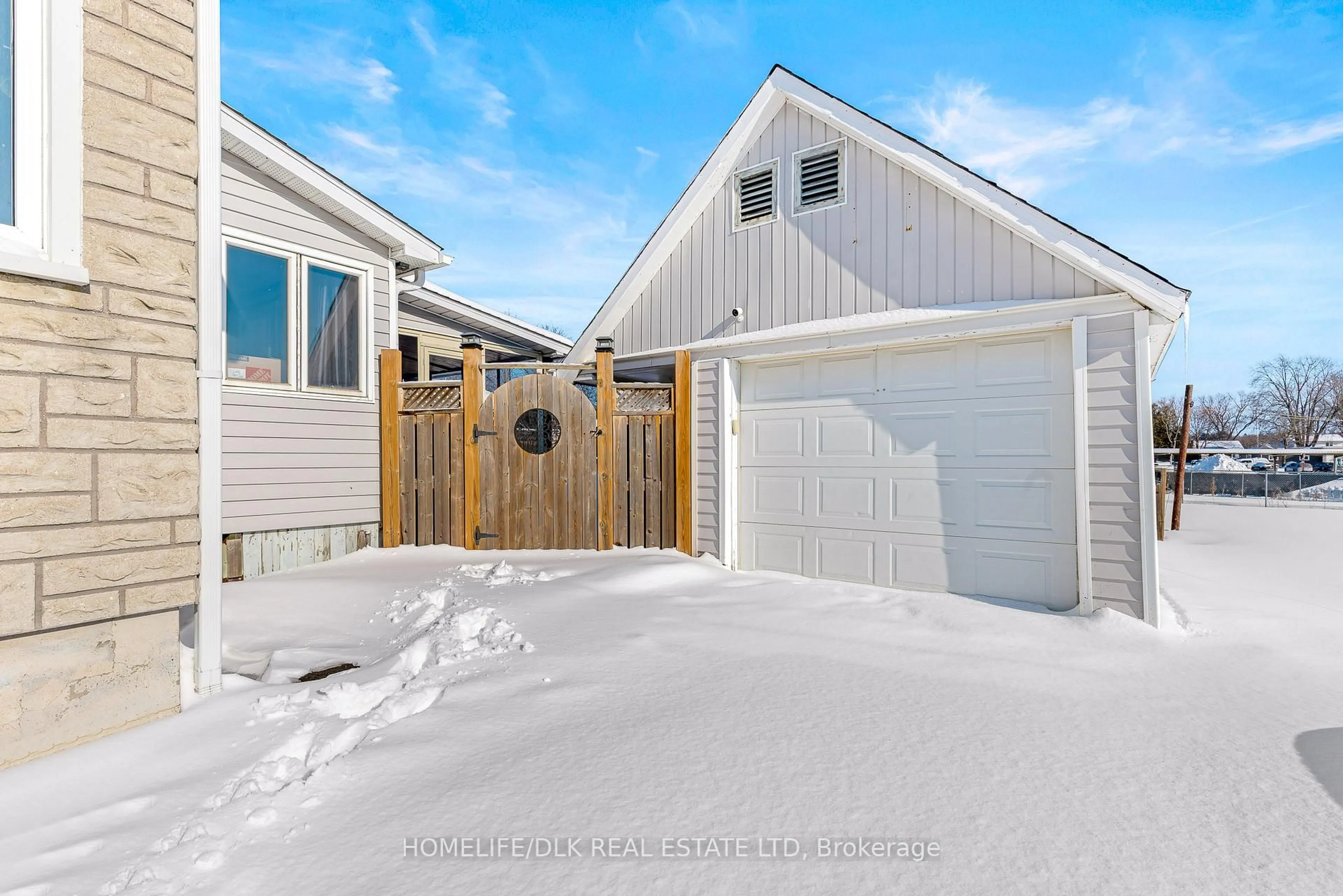 Unknown for 37 Ferguson Dr, Brockville Ontario K6V 4P9