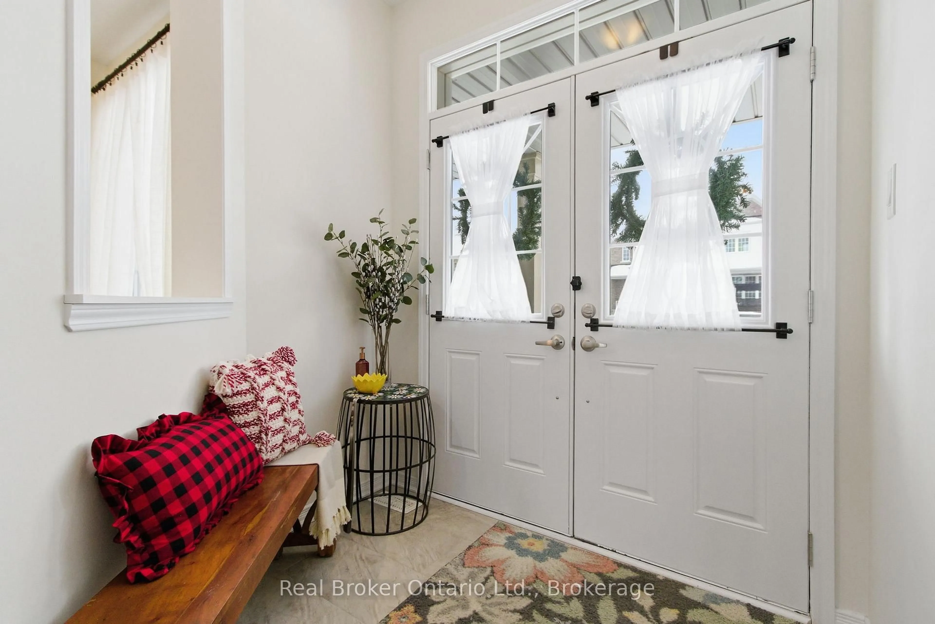 Indoor entryway for 298 Dolman St, Woolwich Ontario N0B 1M0