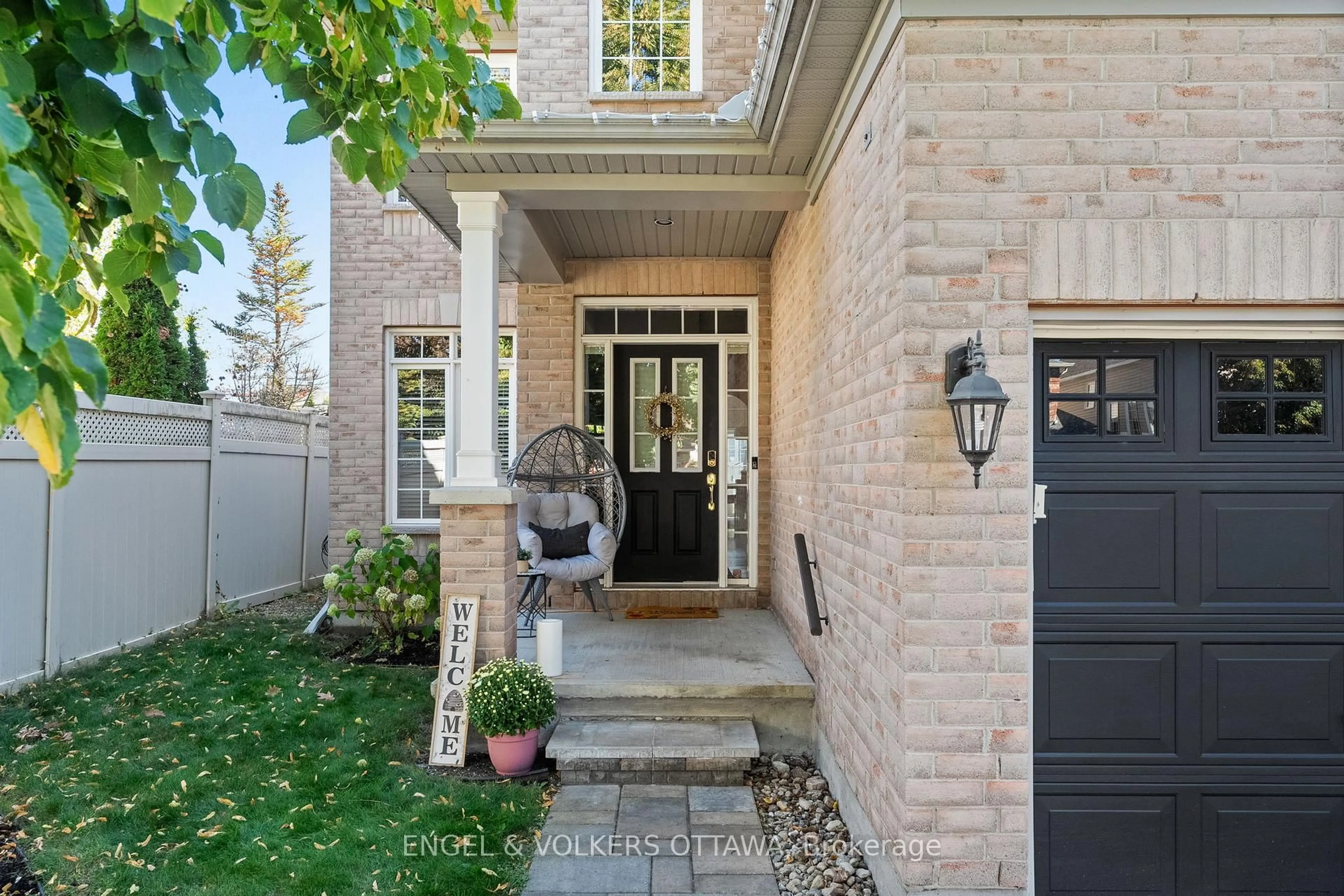 Home with brick exterior material, street for 406 Keith Cres, Orleans Ontario K1W 0A2